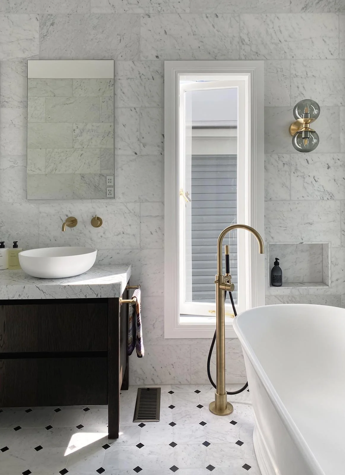 bathroom2.jpg