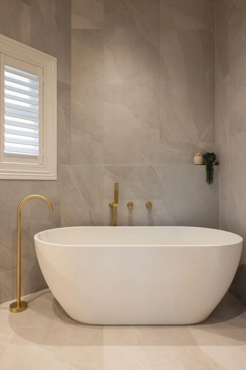 freestanding bath.jpg