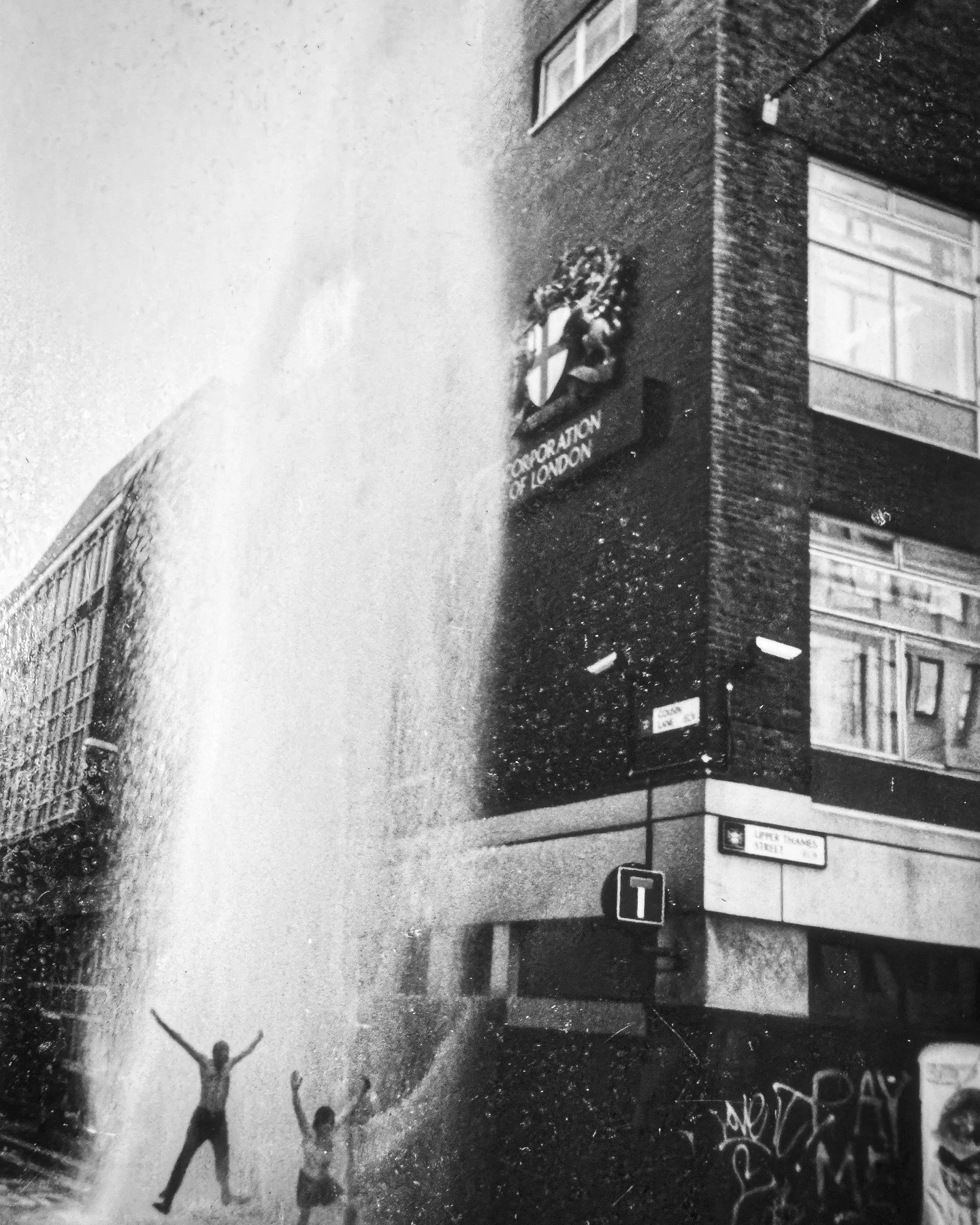 18th of June 1999, London.
Carnival Against Capital united Critical Mass, the Campaign Against Arms Trade, and a street party that converged on the London International Financial Futures and Options Exchange.
This is an original photo of that moment.