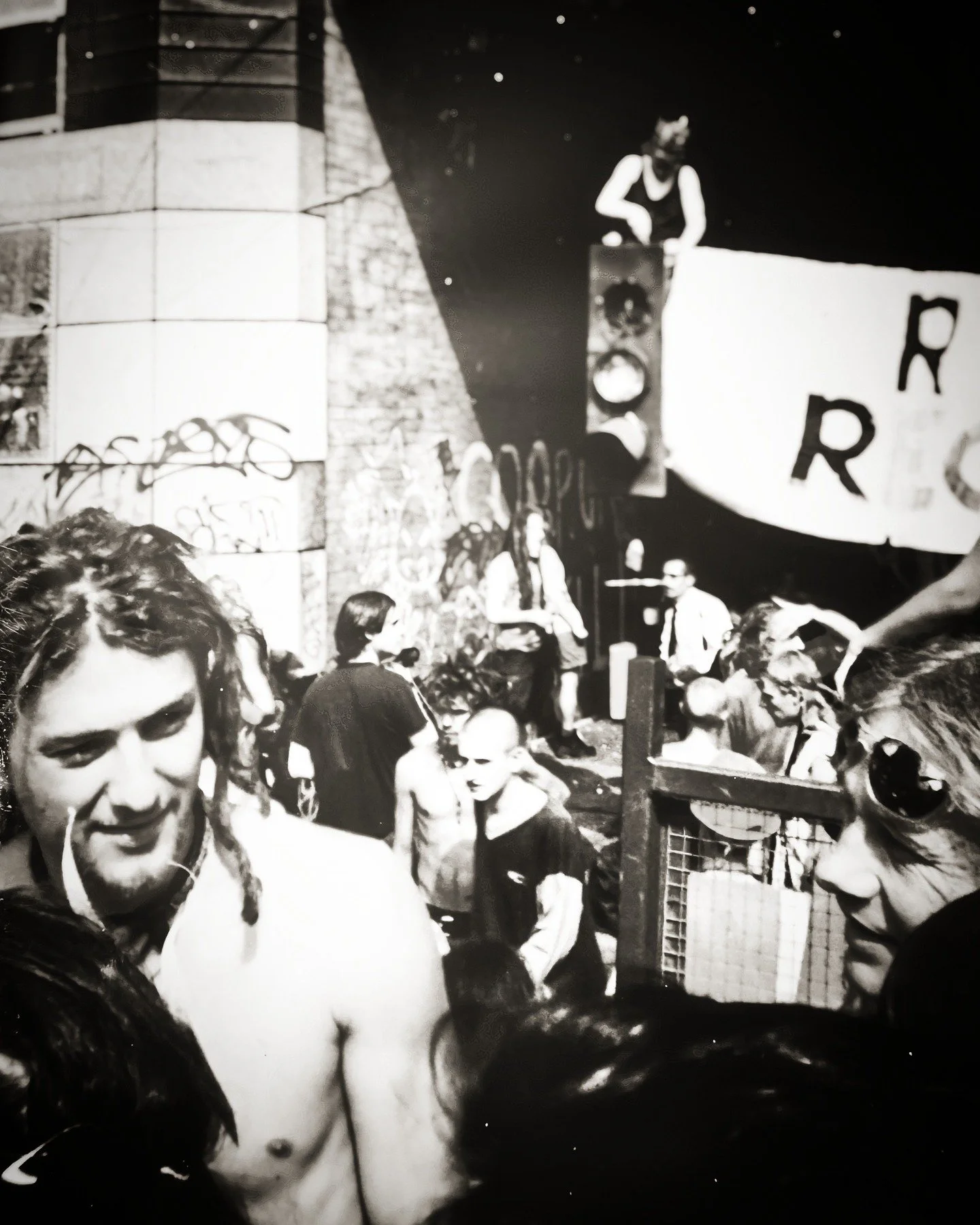 18 June 1999, London_Carnival Against Capital was organized through decentralized networks. There was a Critical Mass ride, full disruption of London&acute;s financial centers. at the same time a mass street party converged at the London Internationa