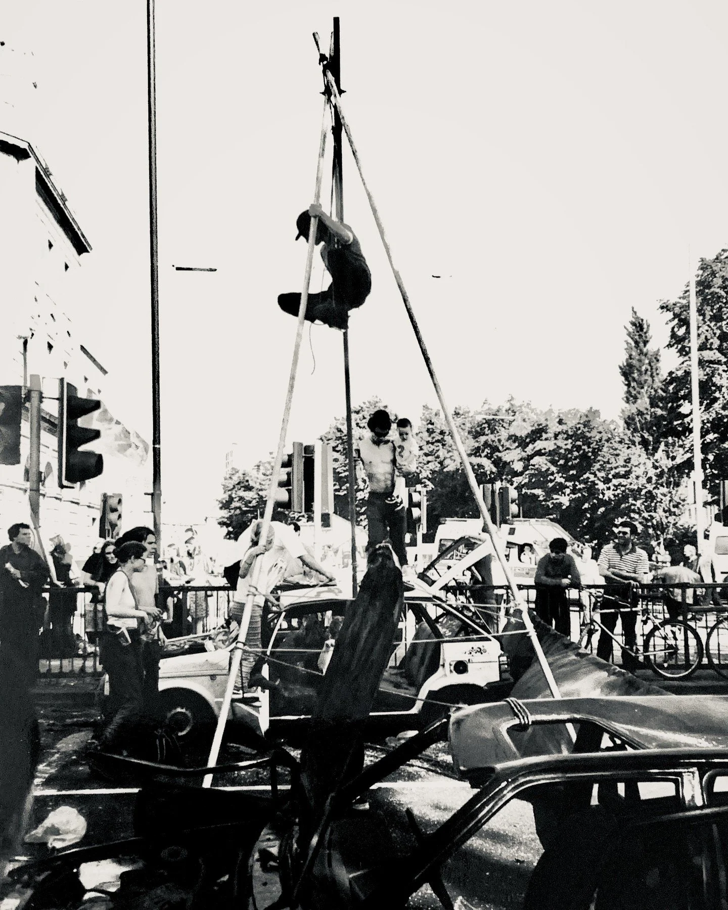 Street party on Seven Sisters High Road in Tottenham, on 6th of June 1998
#originalcontent #trafficblocking #pedestrianstreet