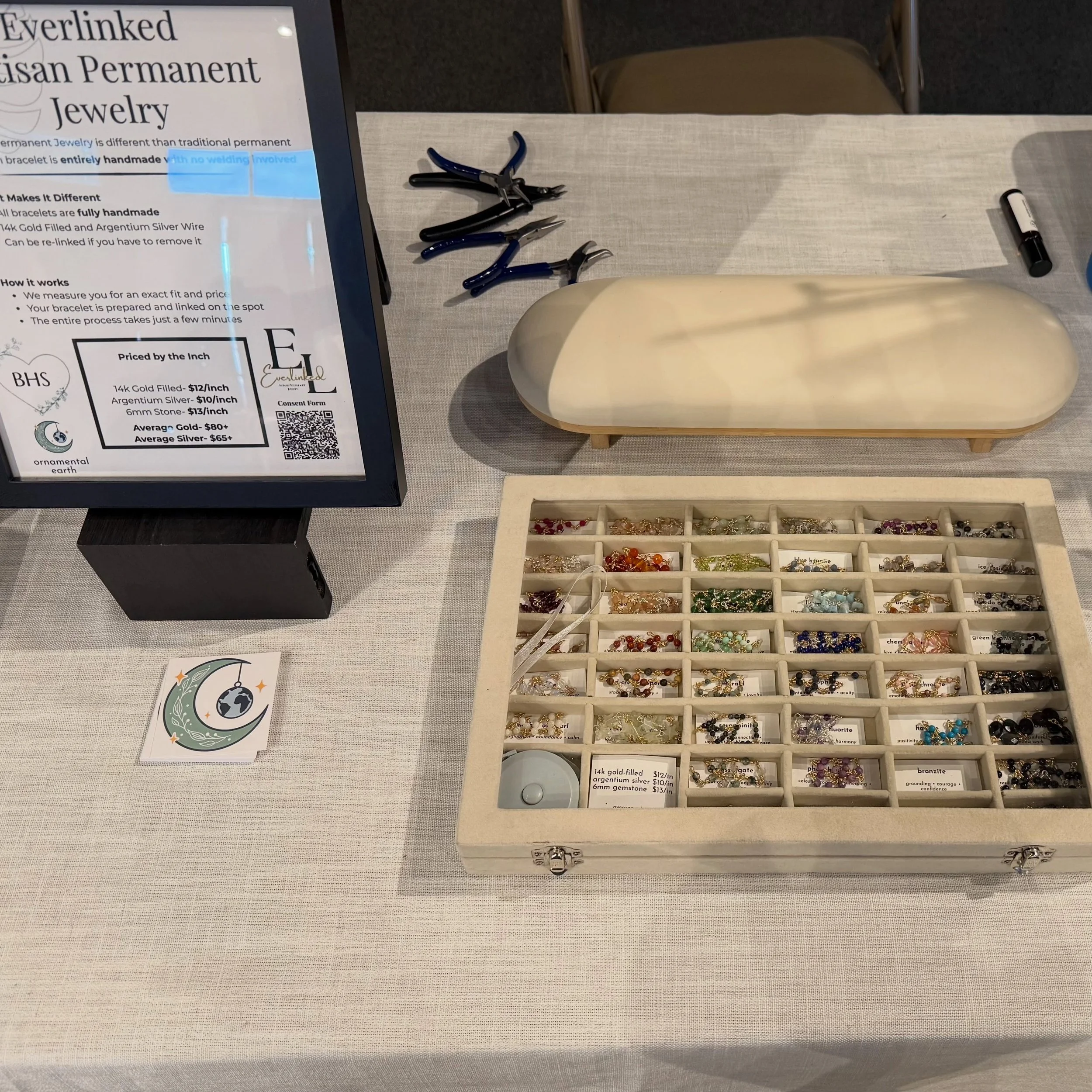 TODAY! Sat, May 30, until 5pm at @naturestreasurestexas in the event center with some incredible makers! Offering no-weld permanent gemstone @everlinkedartisanjewelry. #handmade #natural #gemstone #jewelry