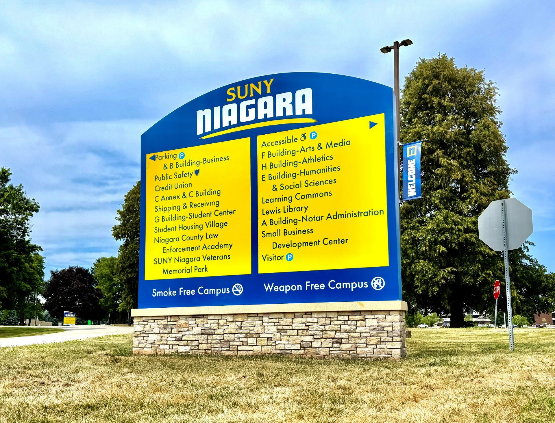 SUNY Niagara Monument Sign.jpg