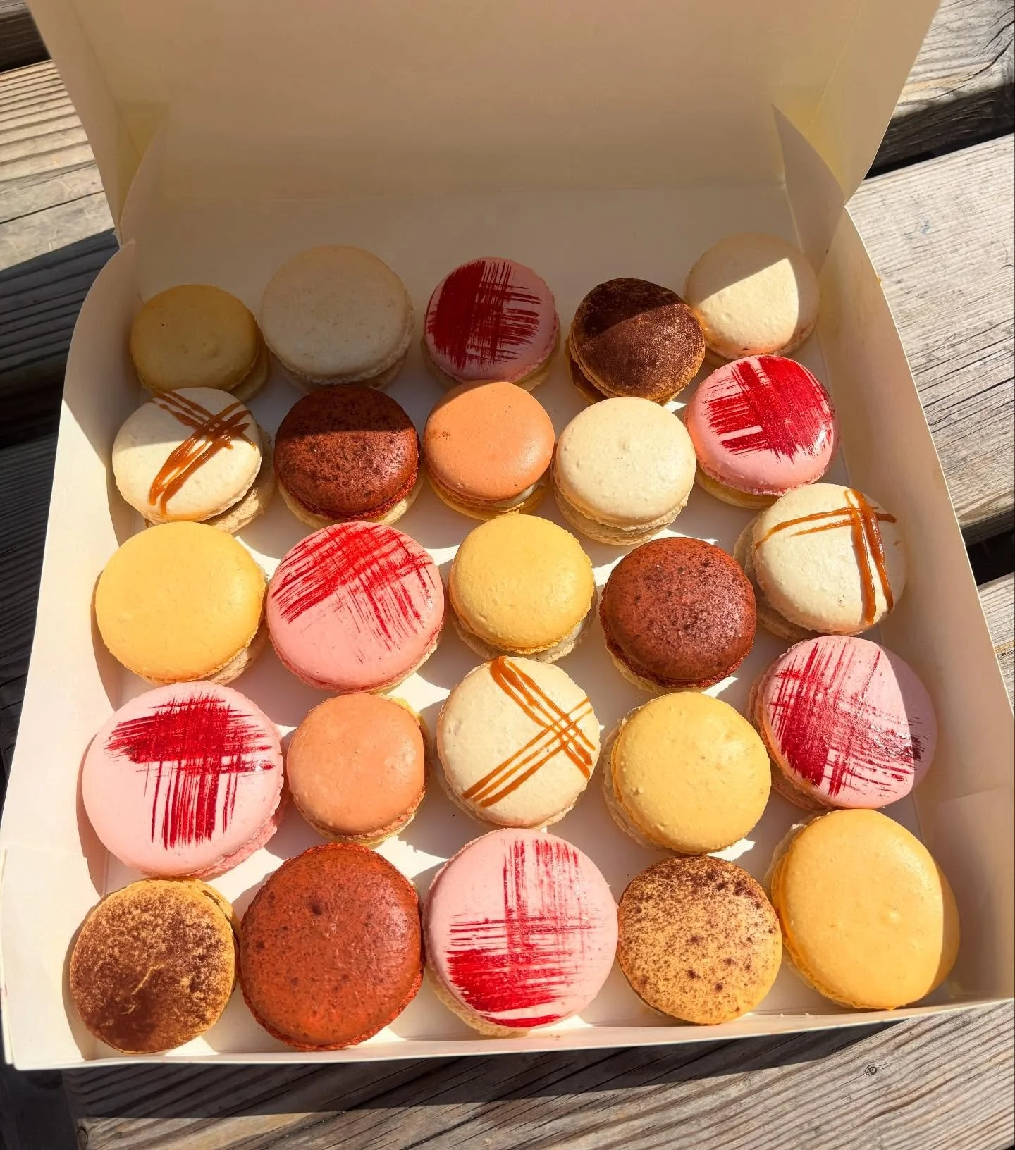 Day 9 = macaron day!!!! I can&rsquo;t believe I only have one day left it&rsquo;s making me so sad 😭😭 But I&rsquo;m so happy with how the macarons came out and I loved all of the different fillings (vanilla, praline, passion fruit, coffee, caramel)