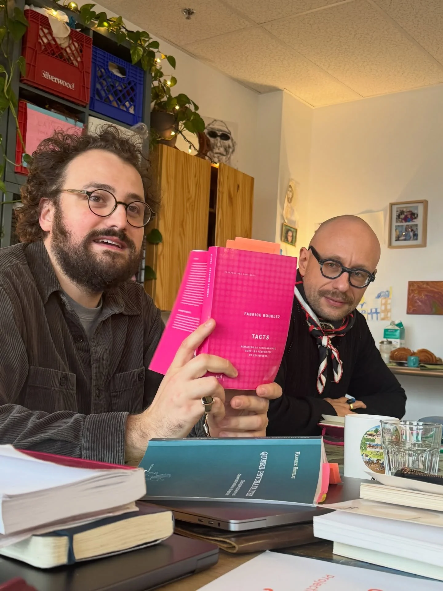 Conversation clinique avec @fabricebourlez &agrave; Club Ami

Avoir du tact

Clinique plurielle &amp; pluralit&eacute; de la folie

Merci &agrave; tout le monde de s&rsquo;&ecirc;tre d&eacute;plac&eacute; pour cette activit&eacute; visant &agrave; cr