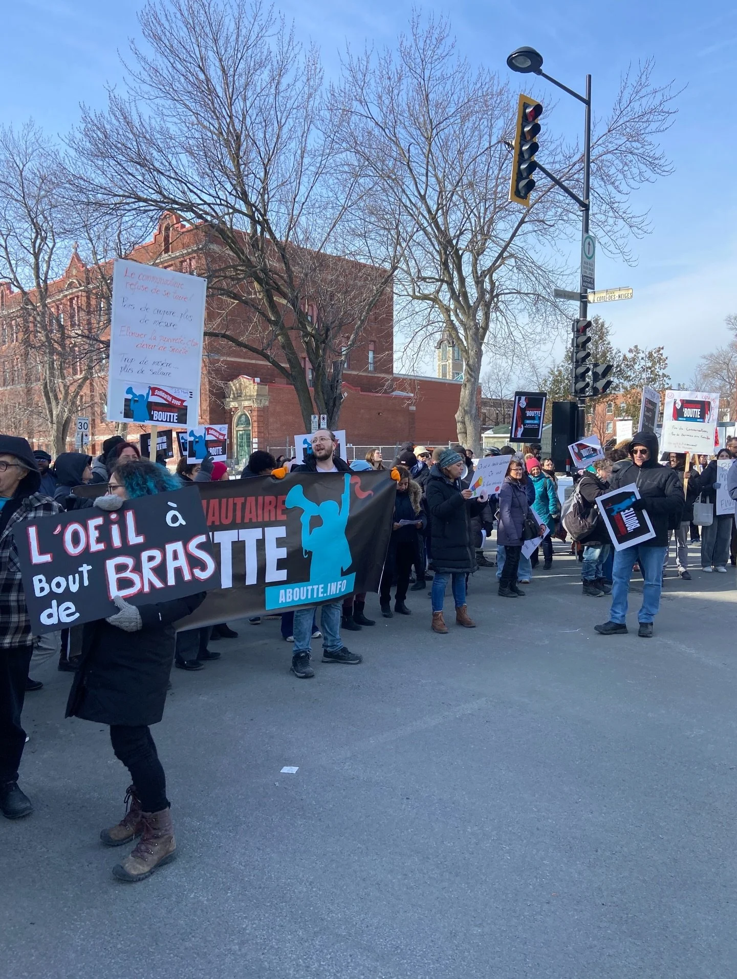 @lecommunautaireaboutte &agrave; bout de brastte &agrave; C&ocirc;te-des-Neiges