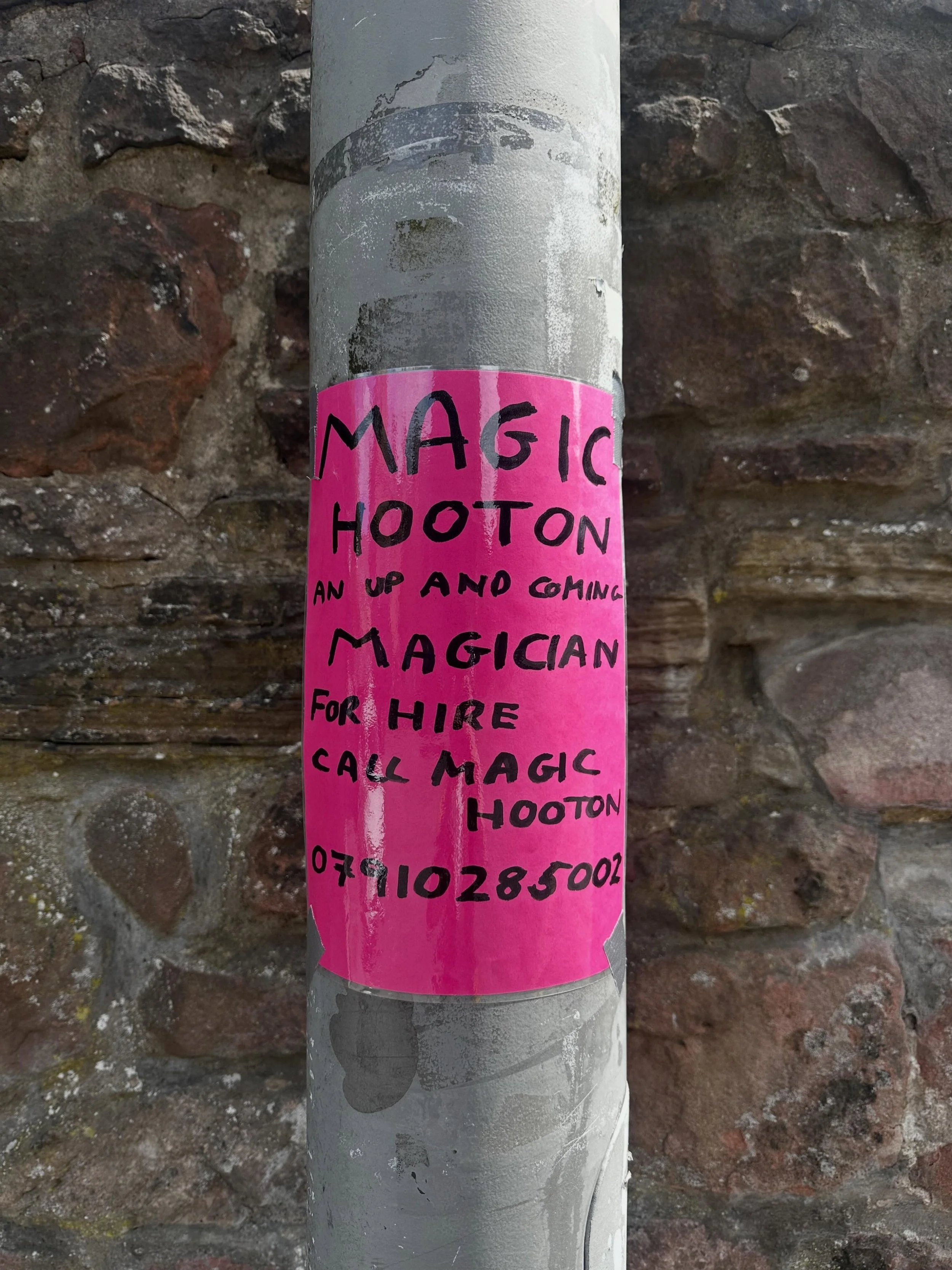 I&rsquo;M A GRAPHIC DESIGNER AND THIS IS MY LOVE NOTE:

To handwritten flyers/posters/notices made by small businesses &hearts;️ 

(which I&rsquo;m sadly seeing less of, lately) 

I spotted this on a walk through Morningside yesterday and I was so ch