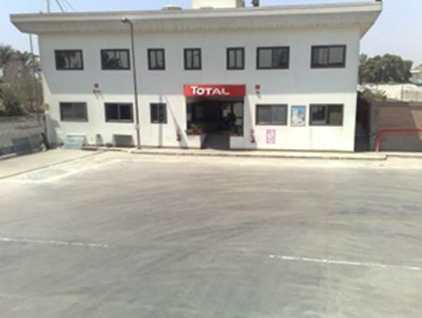Renovation of TotalEnergies terminal of galvanized metal floors, grills, sidewalks and paint