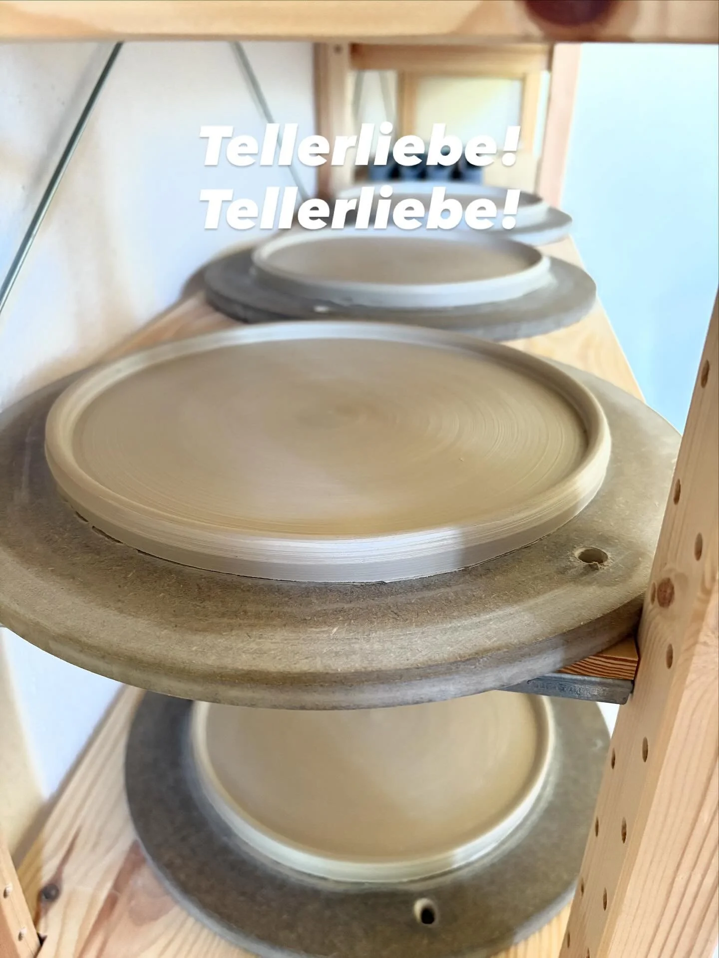 #teller #plates #wheelthrown #gedreht #t&ouml;pferscheibe #steinzeug #ton #pottery #keramik #ceramic #ceramics #ceramique #ceramist #happy #geschirr