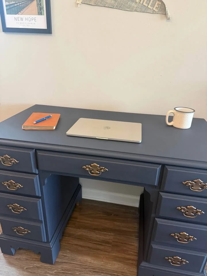 Desk 2.jpg