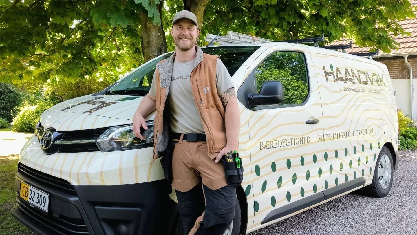 Der er noget s&aelig;rligt ved ting, der er lavet ordentligt🔨✨

Hos T&oslash;mrerfirmaet HAANDVRK bygger vi med respekt for b&aring;de h&aring;ndv&aelig;rket og de materialer, vi arbejder med. For os handler det om at skabe l&oslash;sninger, der hol