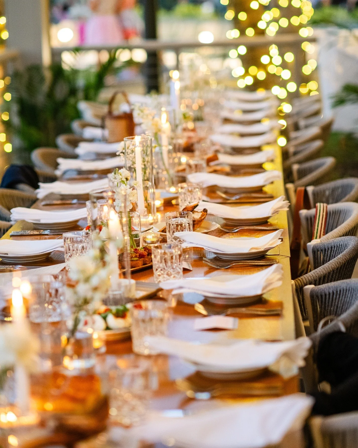 There is something so special and unique about bringing your wedding to a non-conventional wedding venue. @thebeaconjupiter was the perfect mix of Jupiter and timeless that made Susie and Stephen's special day so beautifully unique. With florals and 