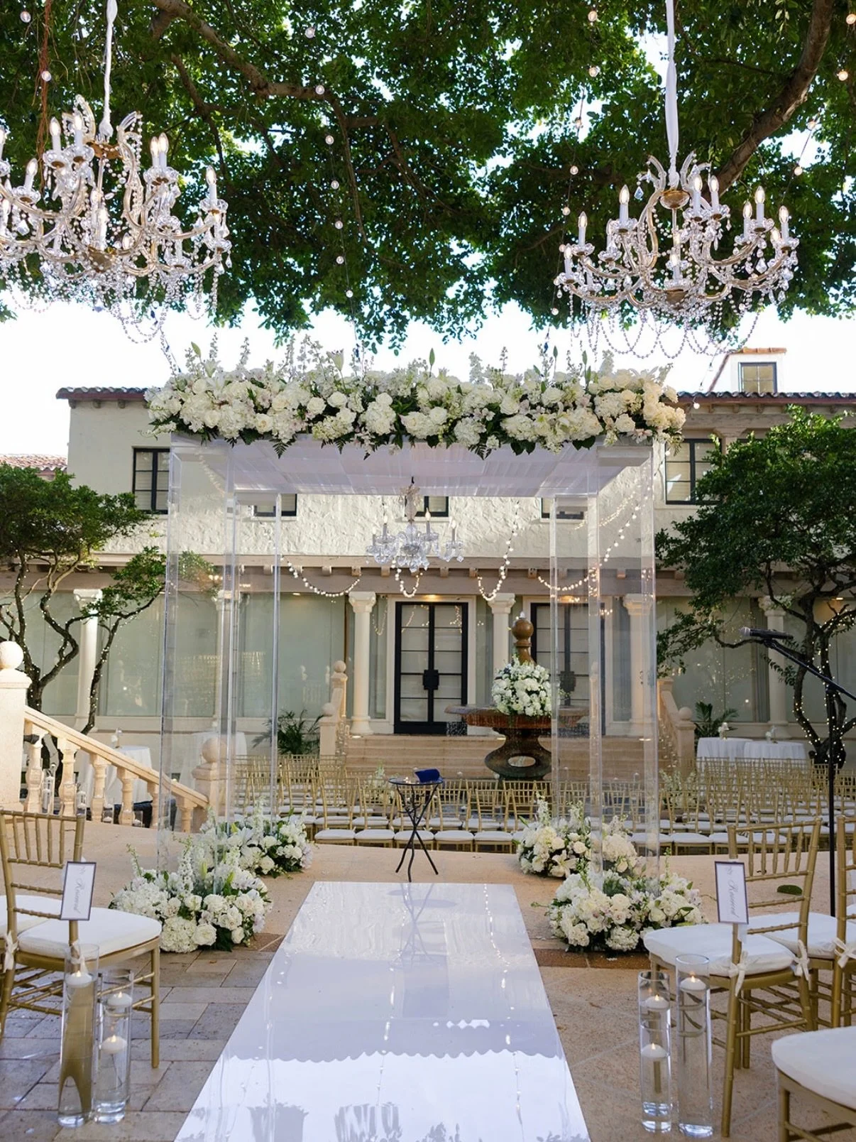 The details 

📋 @kaloseventplanning 
📸 @emilypradaphoto 
🎥 @poemof.us 
🤳 @lovekaptured 
🌹 @danielevents 
🎤 @rockwithu 
🎻 @mastermusiciansinc 
Cigar: @miamicigarentertainment 
💒 @theaddison 
🤵&zwj;♂️ @paulaje.specialties 
🍰 @earthandsugar