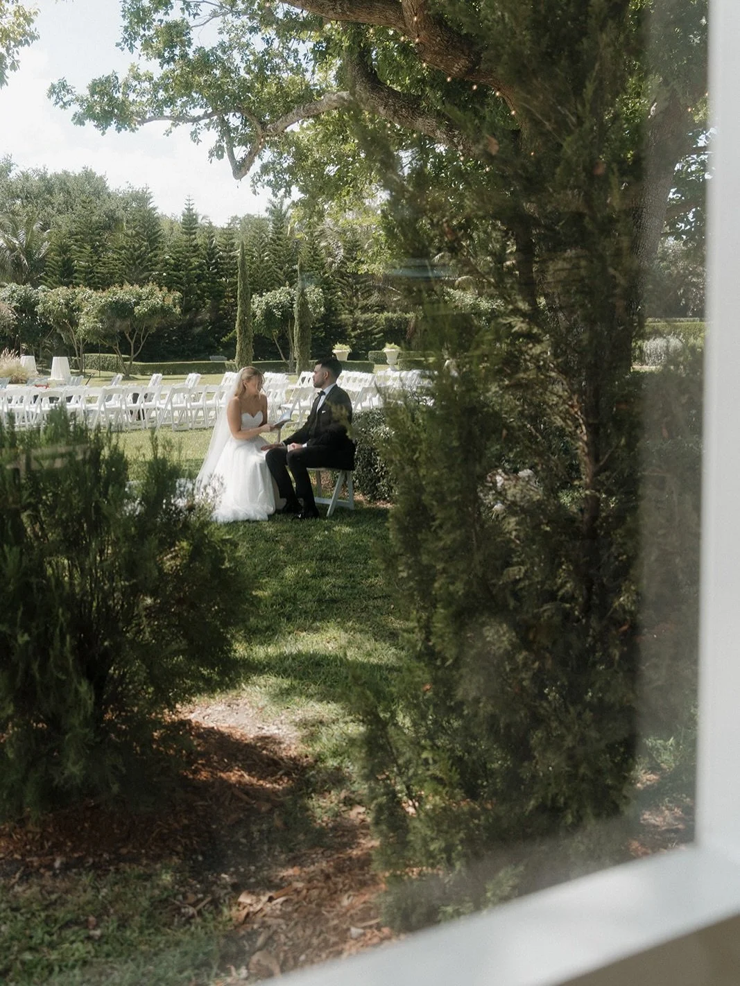 Jessica and Christian&rsquo;s wedding day was the perfect timeless, enchanting wedding. From the beautiful venue, to the dreamy photos, and everything in between, this day couldn&rsquo;t have possibly been better. 

👰&zwj;♀️ @jnbrenneman 
📋 @kalose