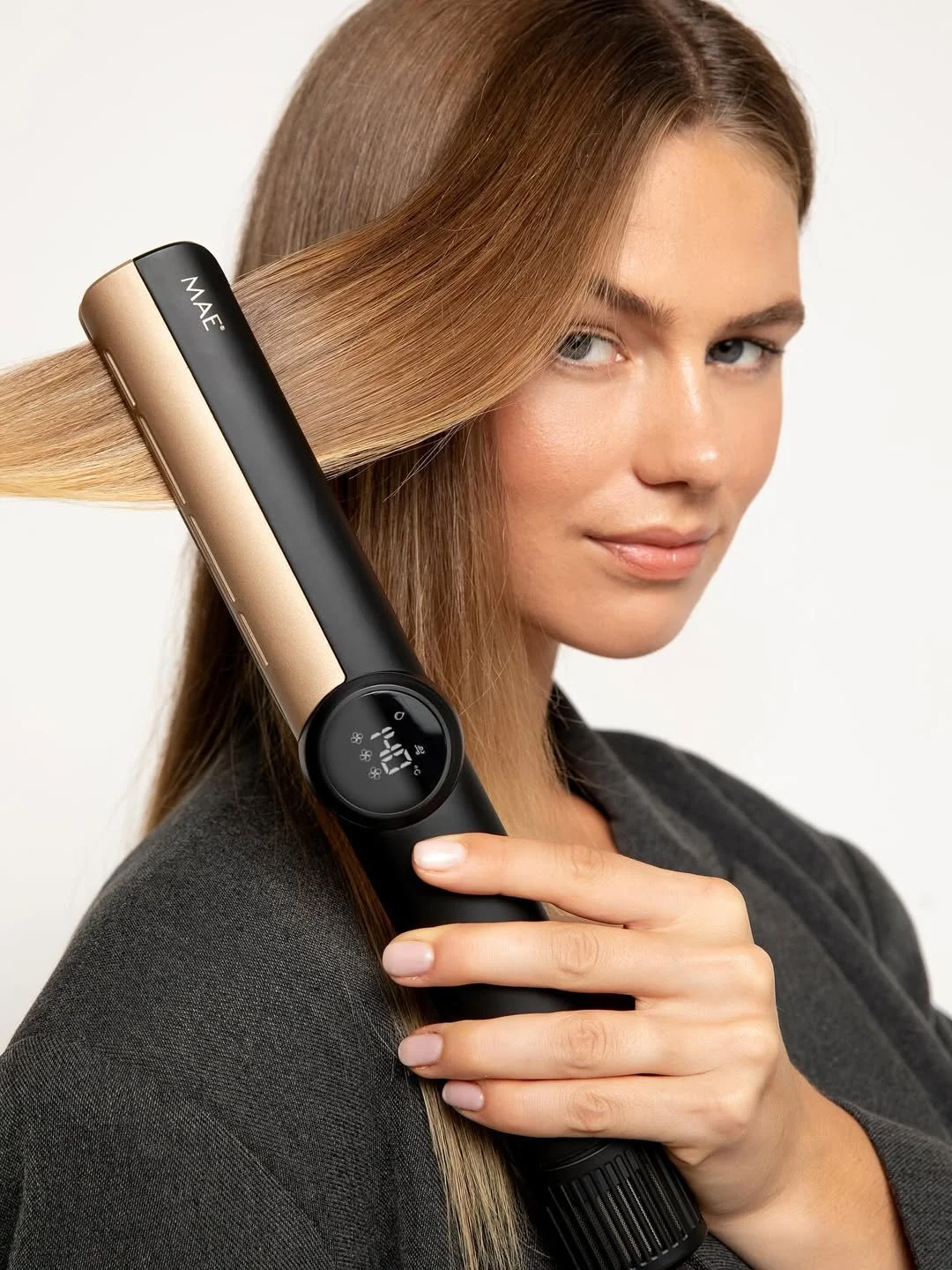 ASSISTING - ELENA IVONA for MAE