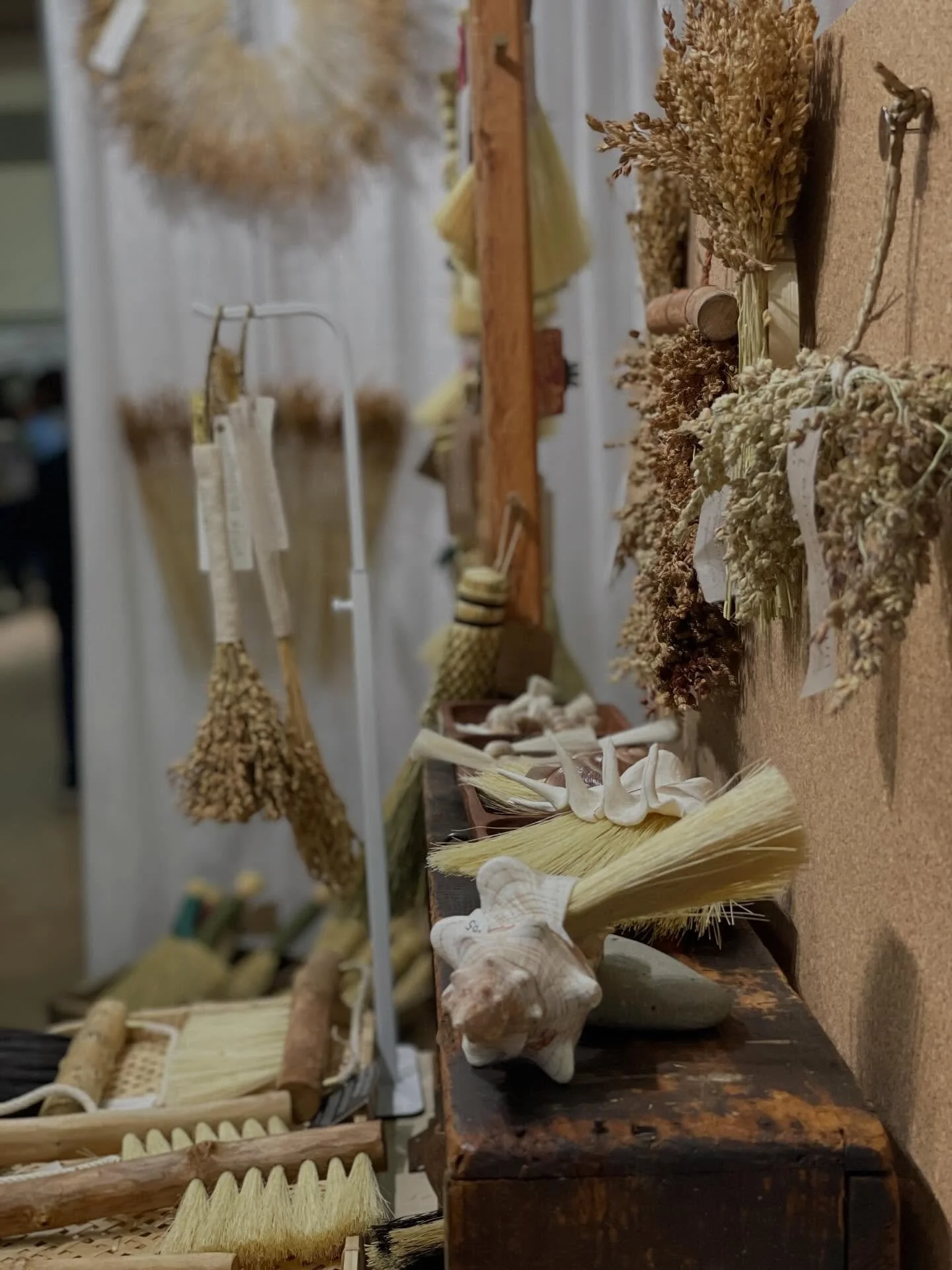 Happy to be back in Baltimore for @craftcouncil American Craft Made!

Event runs all weekend at the Baltimore Convention Center. Lots of Pittsburgh artists holding it down here, too!

Fri. 10-6pm
Sat. 10-6pm
Sun. 11-5pm

Booth 1112 next to @ultralit.