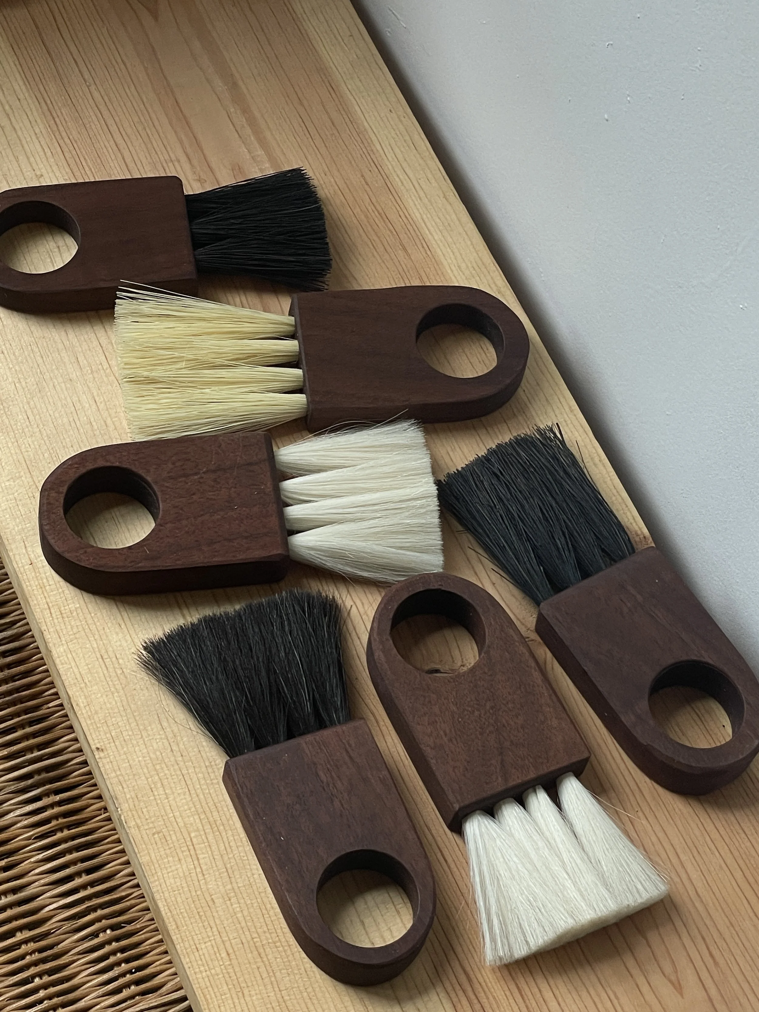 Peg Wall Brush