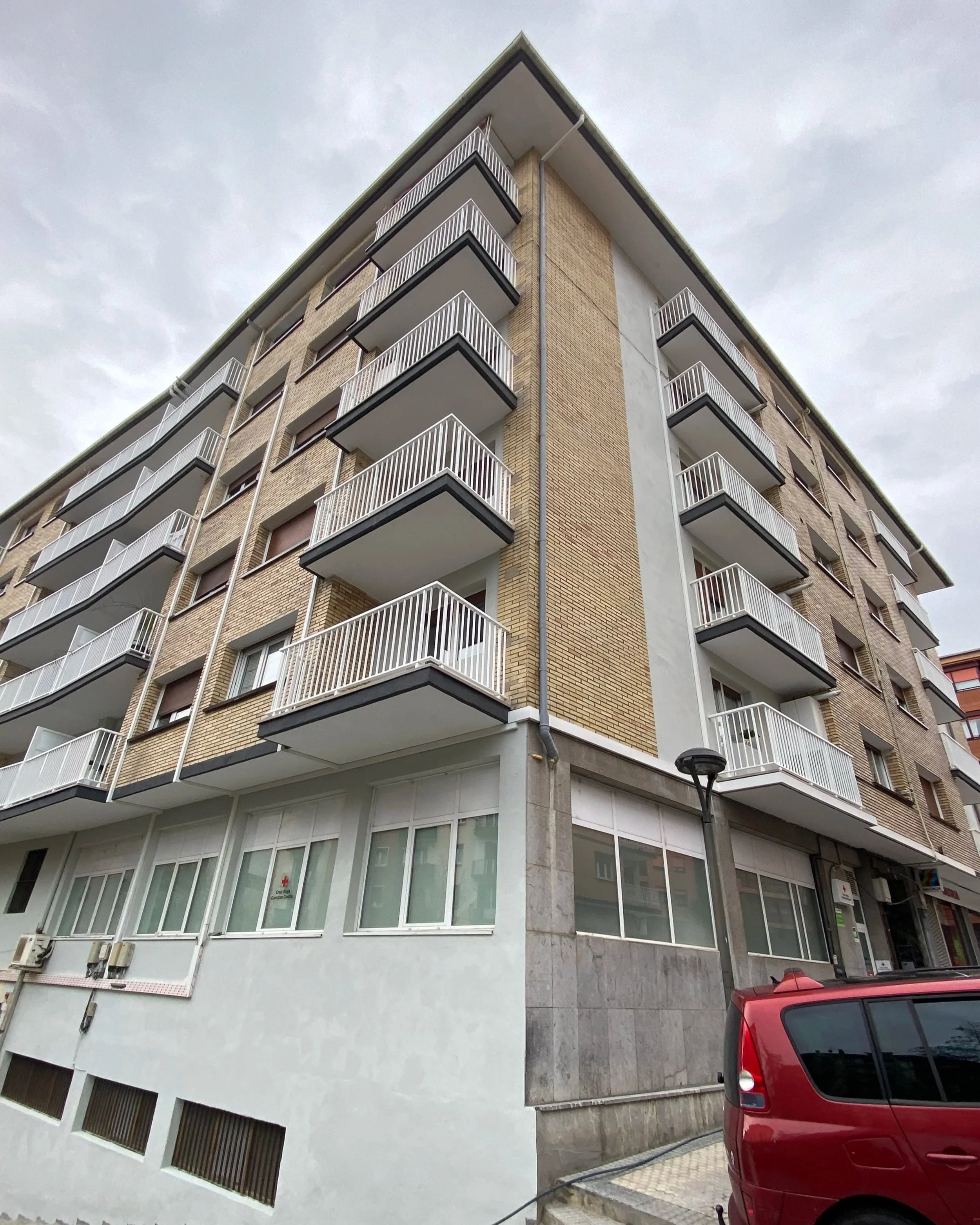 rehabilitación de fachada completamente reformada en Uretxu, Zumarraga Gipuzkoa