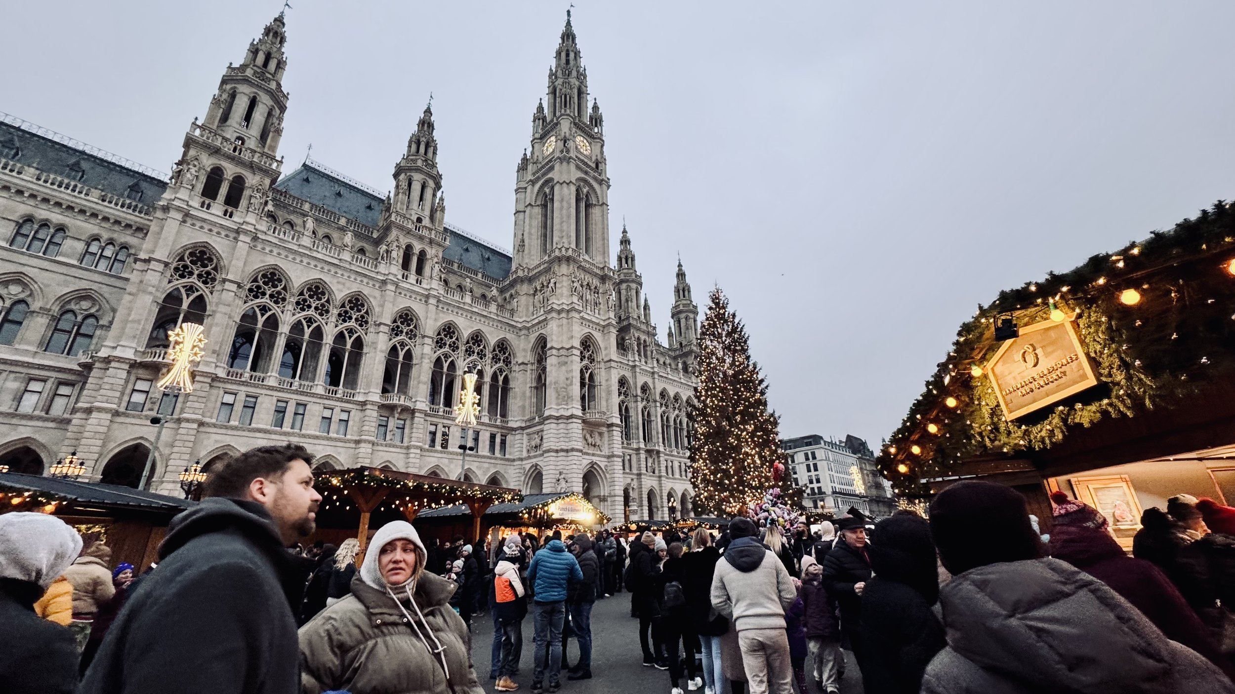 Christmas Market of Rathausplatz
Christkindlmarkt