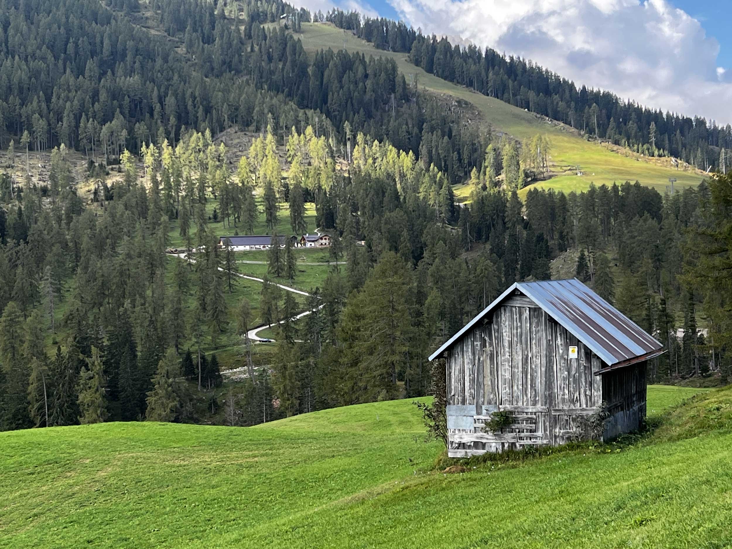 14 Pro - Italian Countryside