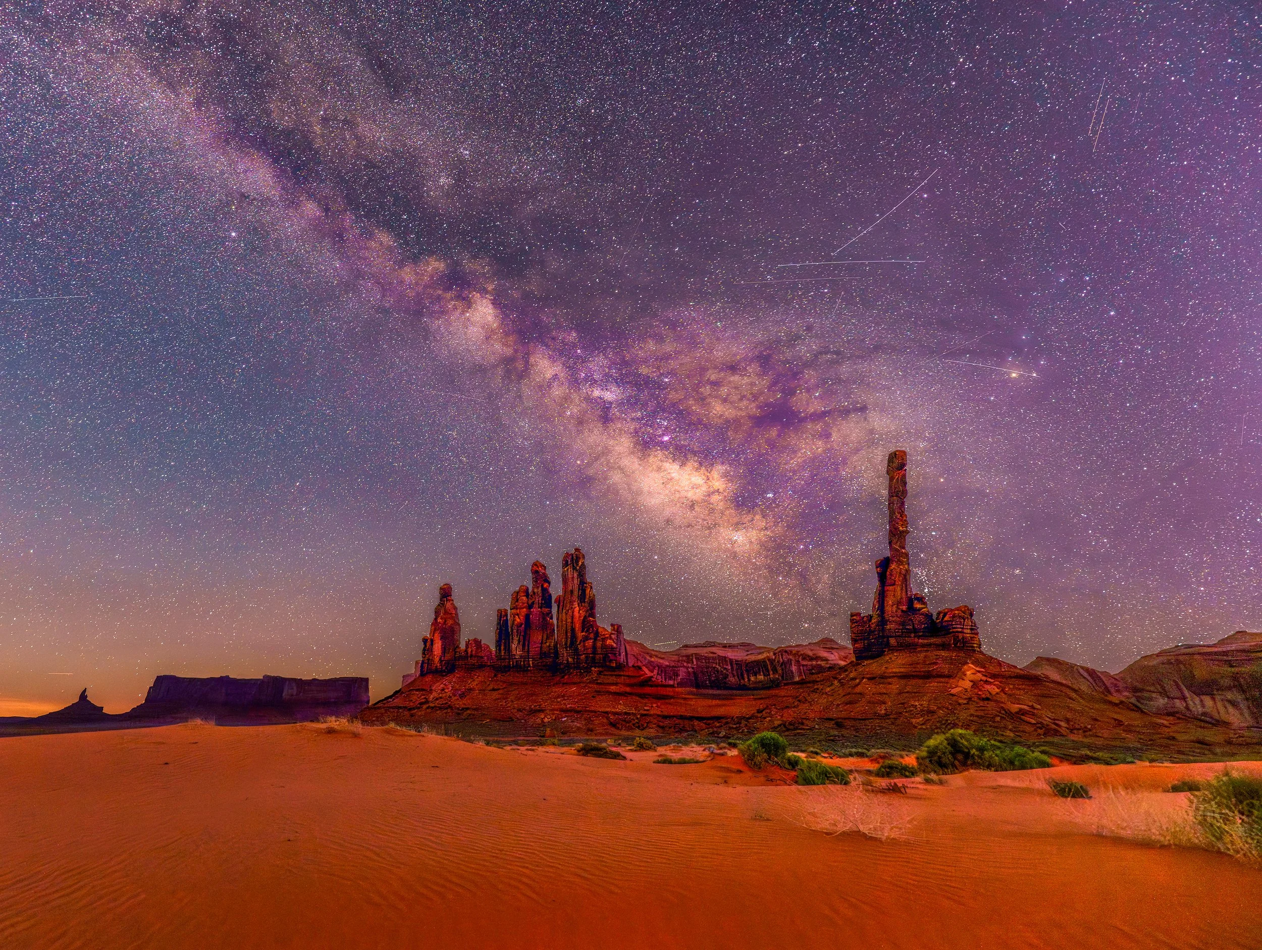 Milky Way Totem Pole Monument Valley.jpg