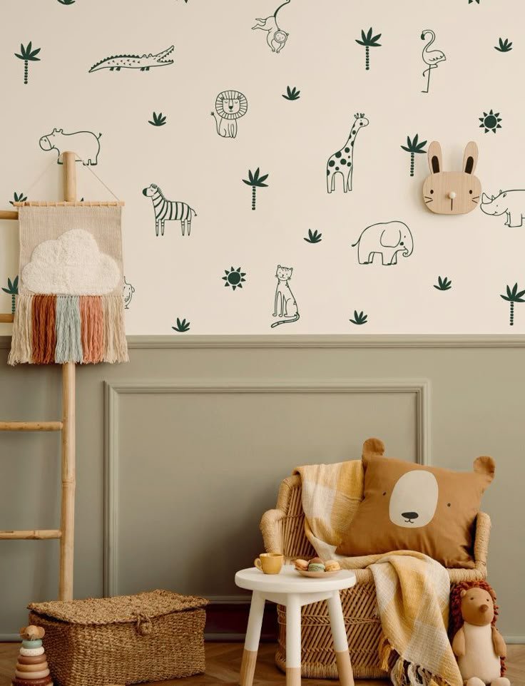 Children's room with safari-themed mural featuring animal illustrations. A gorgeous MDF panel completes the decoration.