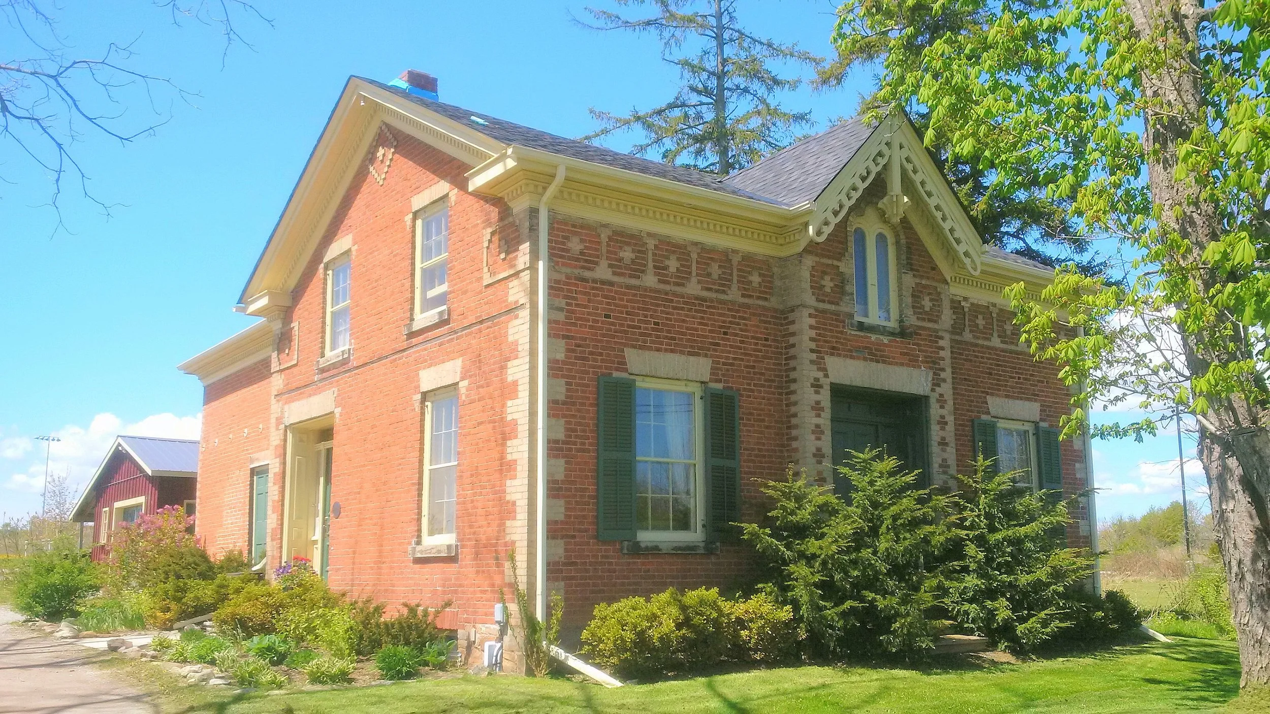 Devereaux exterior.JPG