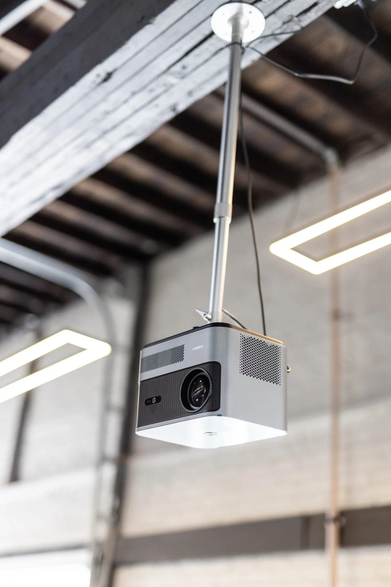 Projector 1.jpg