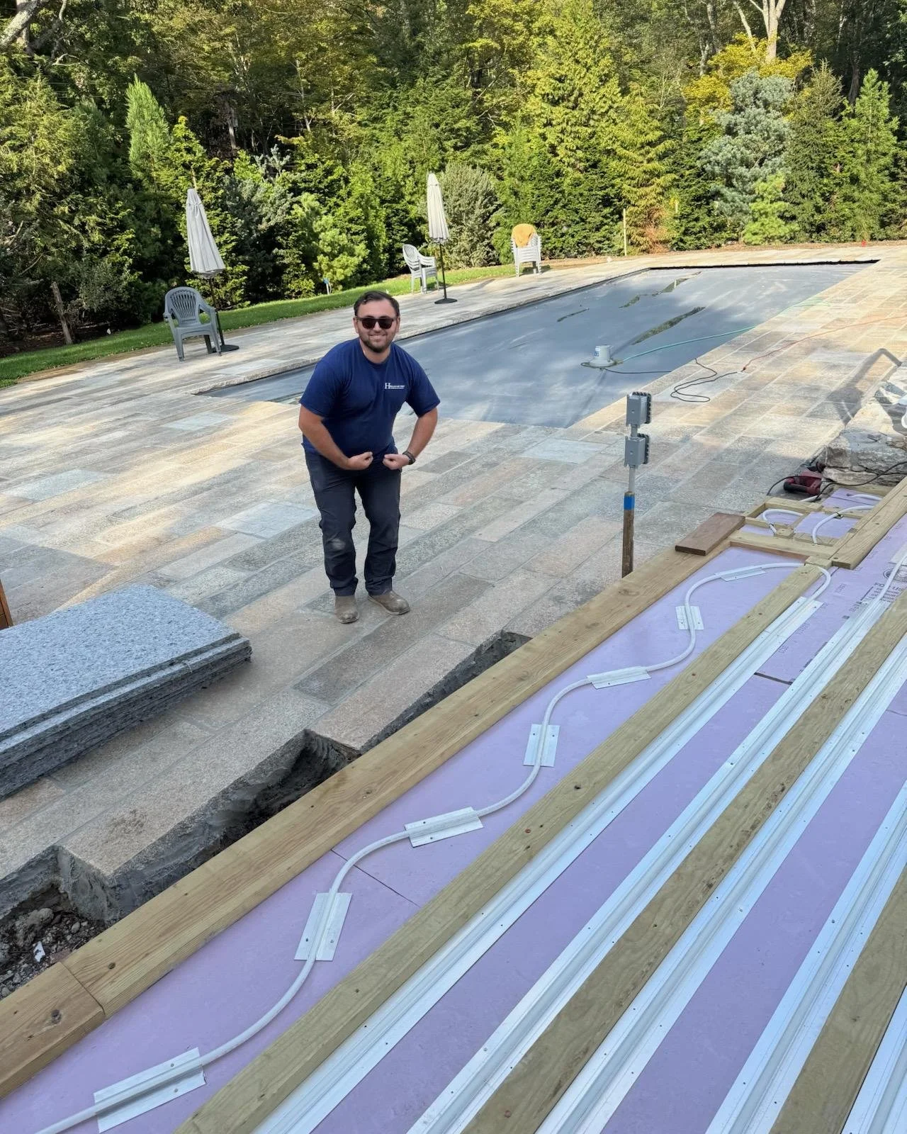 Heating, cooling, and a little flex fuel
Stay ahead of the cold winter that&rsquo;s coming by installing radiant inside or outside your home. Snow melt is a great way to avoid the grueling shoveling we all dread 💪 #HVAC #FLEXZONE