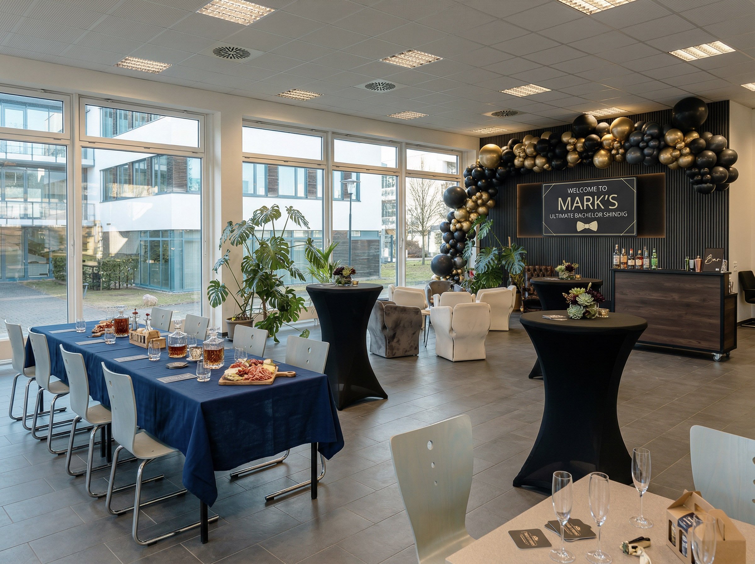 Sektempfang für Gäste im Eingangsbereich der Eventlocation Lunchquartier Glinde.