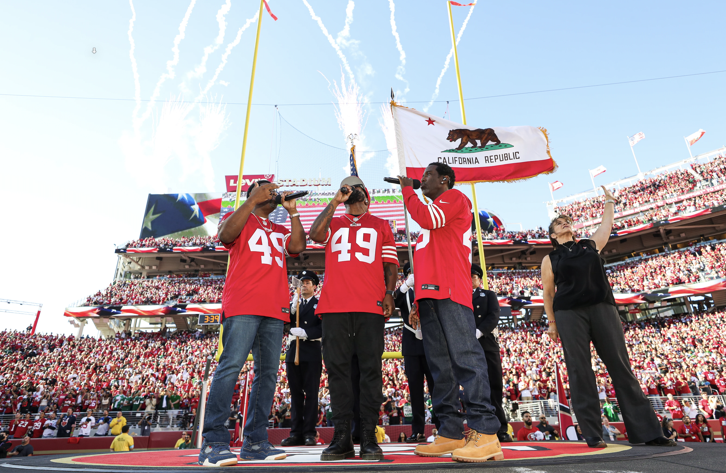 SAN FRANCISCO 49ERS FIELD MANAGEMENT