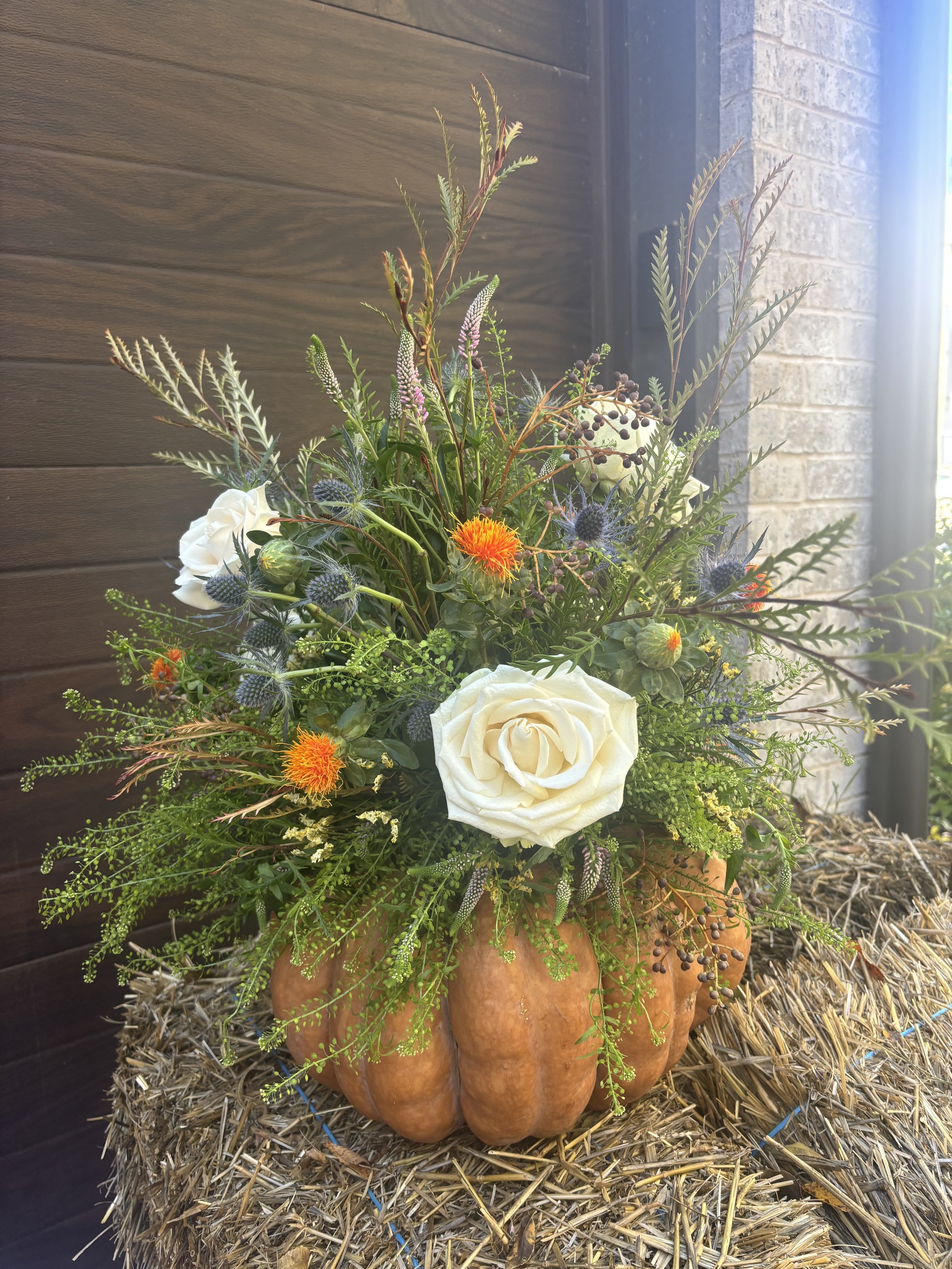 Real Pumpkin Floral Centerpiece HULK (GREEN-Rustic Orange)