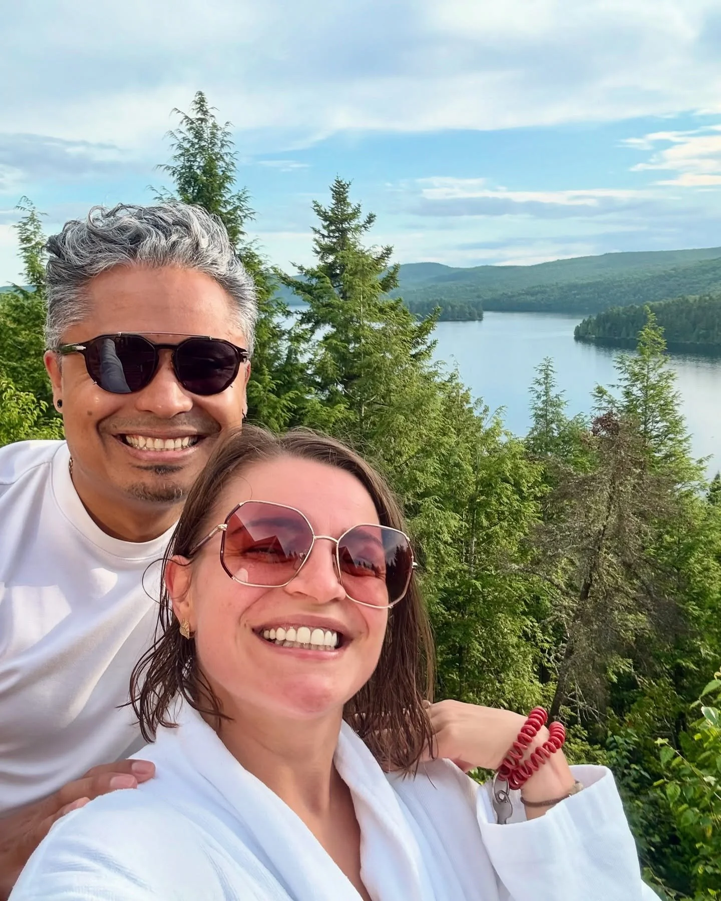A little spa time, lots of food, and so much fun in the water 💦🧖&zwj;♀️🍴
We&rsquo;re not used to having four-course meals every day, but we didn&rsquo;t mind 😅
The lake was beautiful all day: the light and the currents kept changing. 
Calm in the