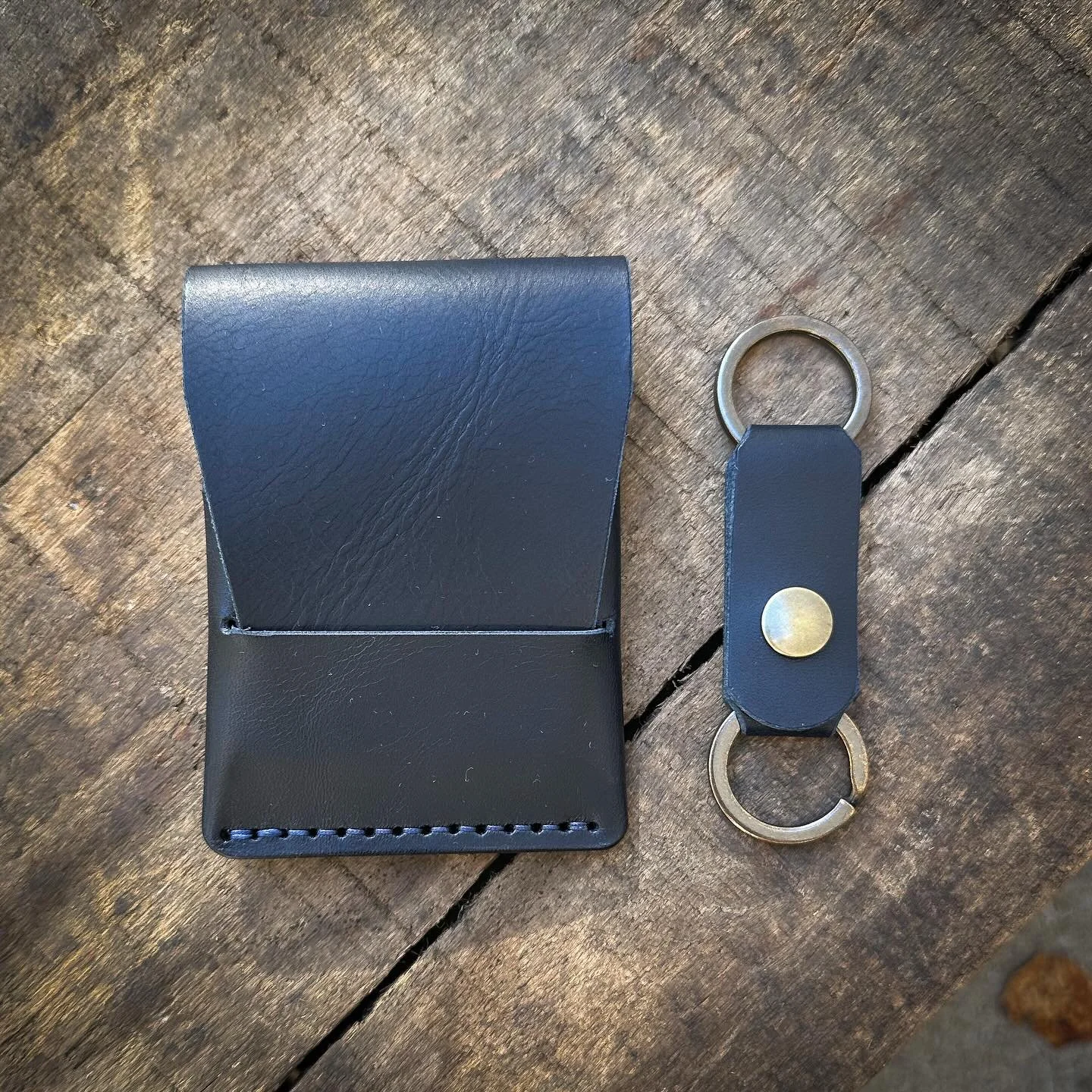 Wave wallet and keychain combo for a local customer.  This pair was made with Badalassi Waxy in Navy. 🔥 🔥 

#everydaycarry #minimalistwallet #handmade #jointherebellion