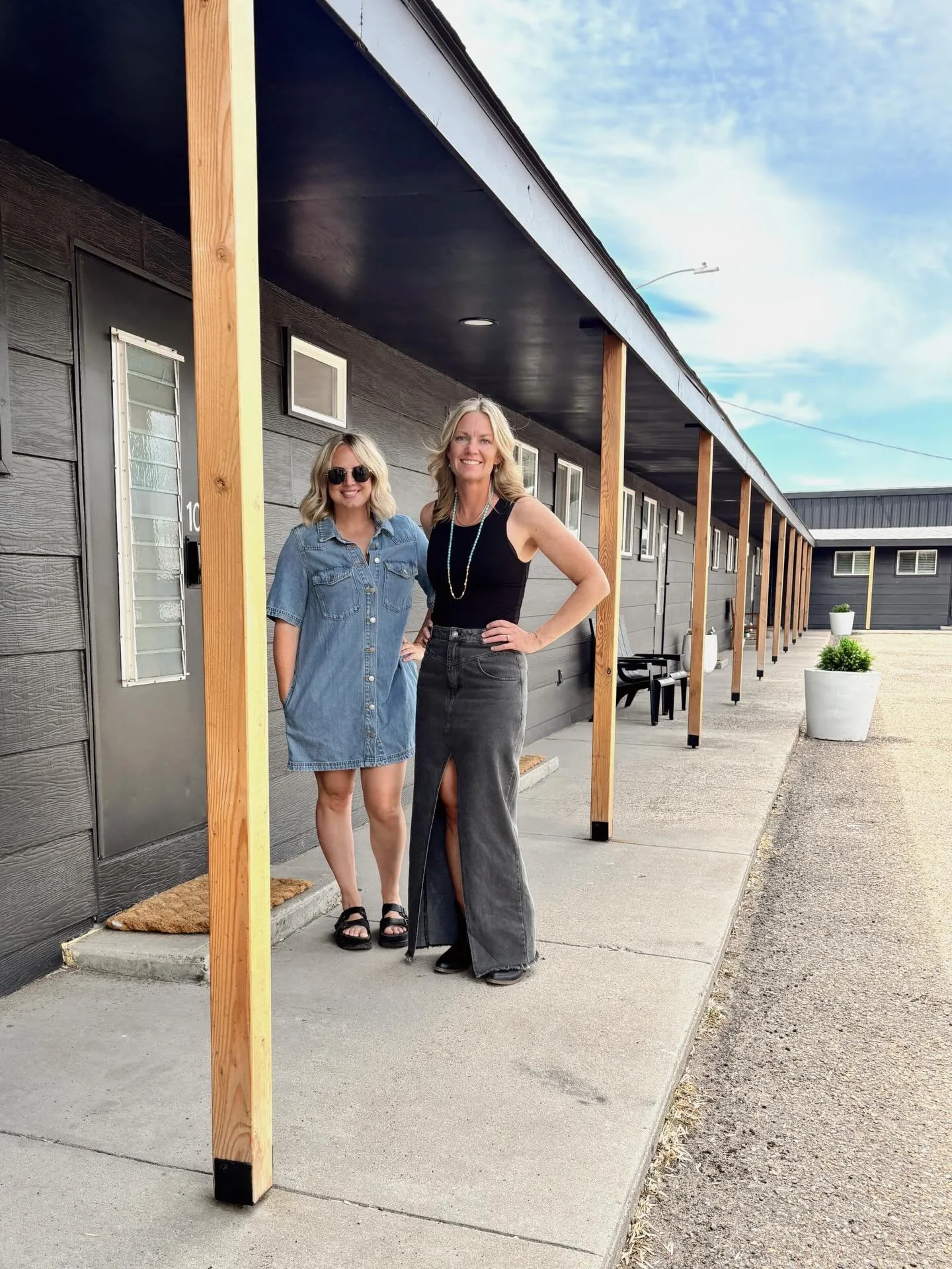 NO Vacancy kind of weekend. 🖤 

Thank you Miles City for all the sweet words, post shares and encouragement. While we&rsquo;ve been at this for close to a year, it still feels big to host guests for Bucking Horse Sale. It was something we talked abo