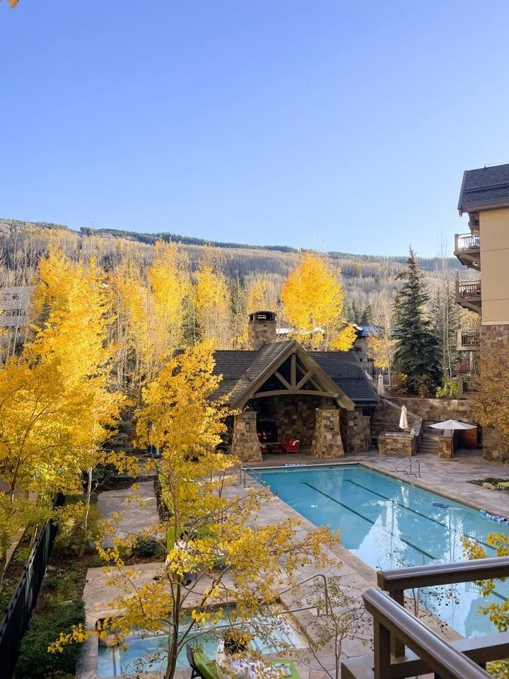 Travel Tip Tuesday
Want the real secret to traveling like a pro? Go in the off-season! 🍂✈️

Perks of traveling when the crowds thin out:
🏔️ Quaint mountain towns (like Vail!) feel relaxed + peaceful
💎 Luxury hotels (think Four Seasons) at much low