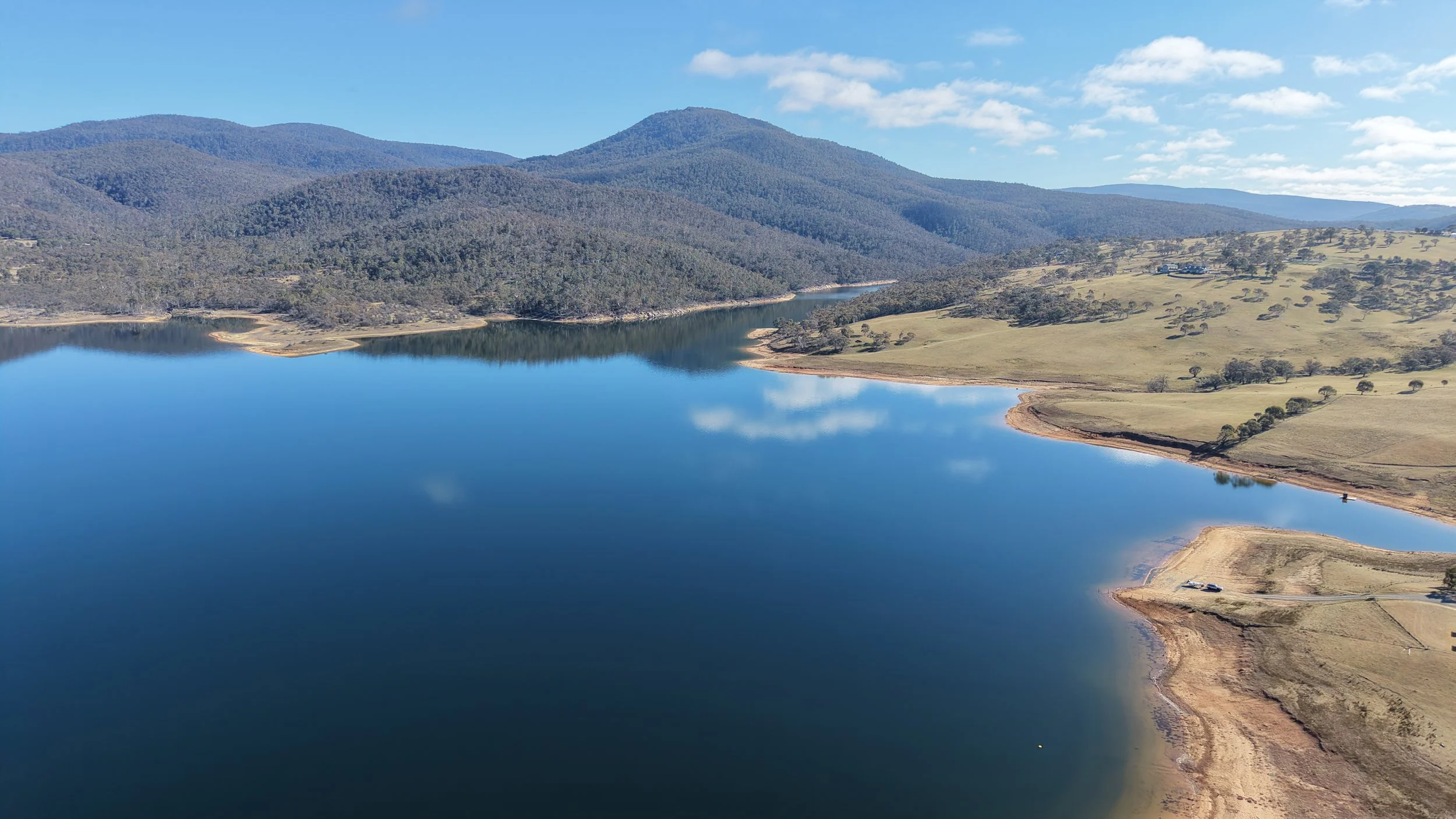 Northern end of Lake Jindabyne where the Eucumbene River flows into the lake. 