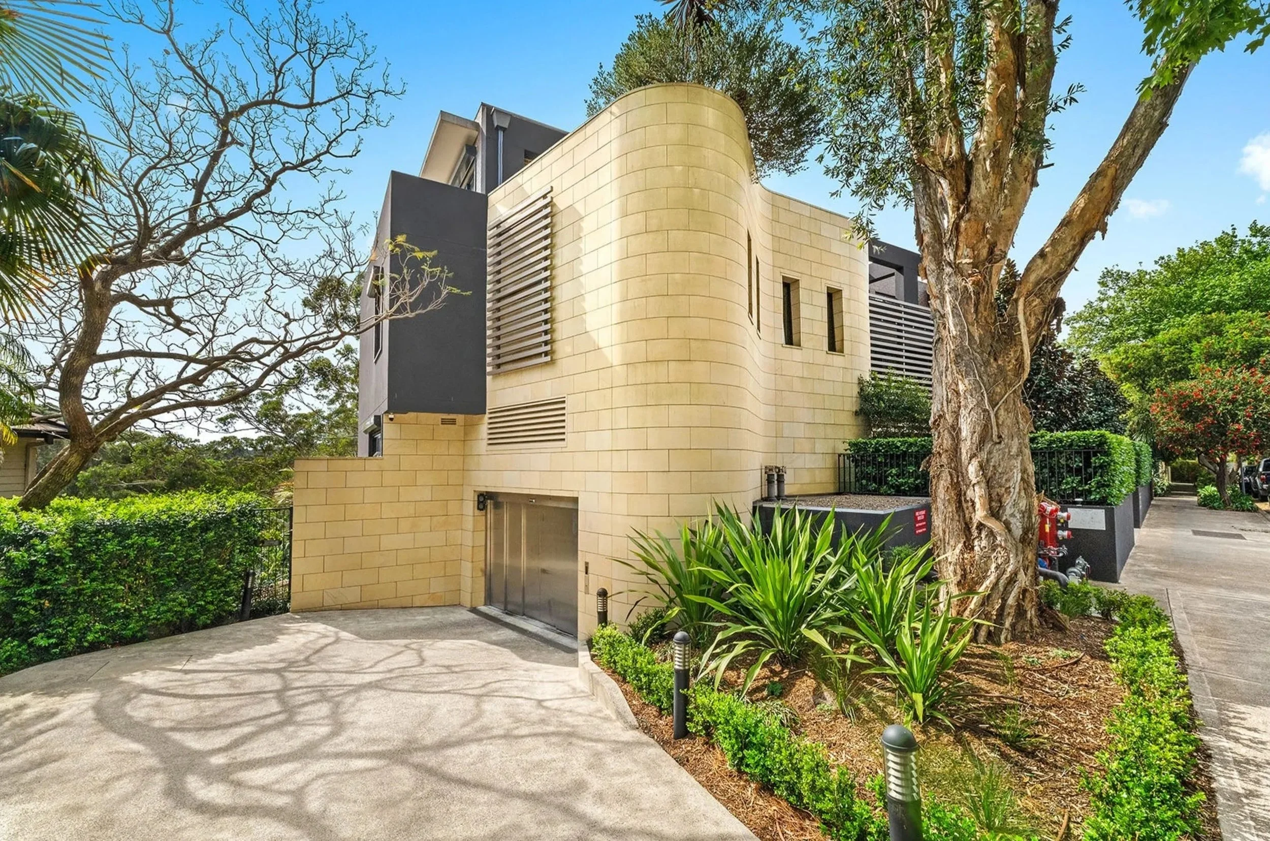 Facade: West Pymble