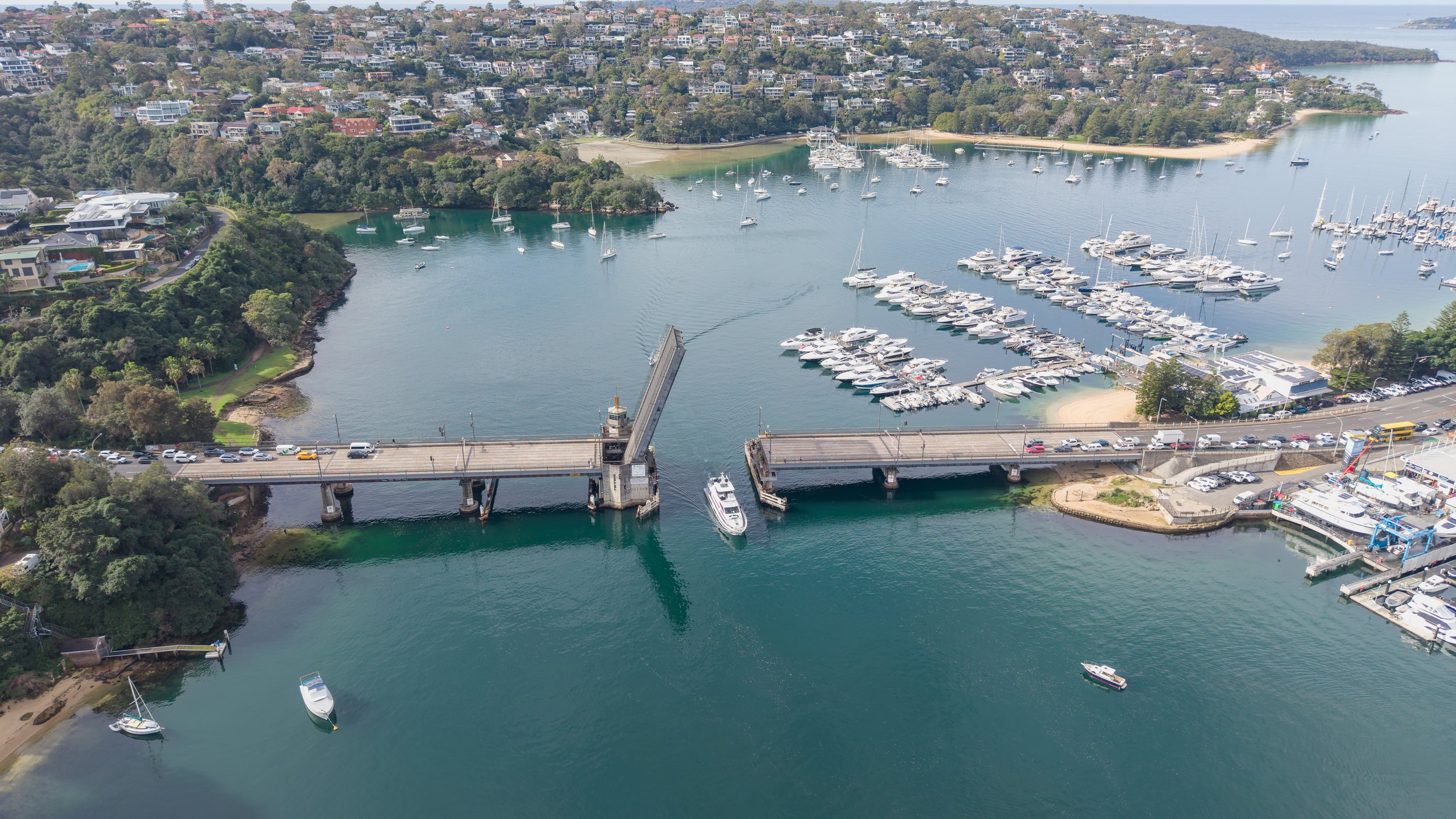 The Spit Bridge Opens