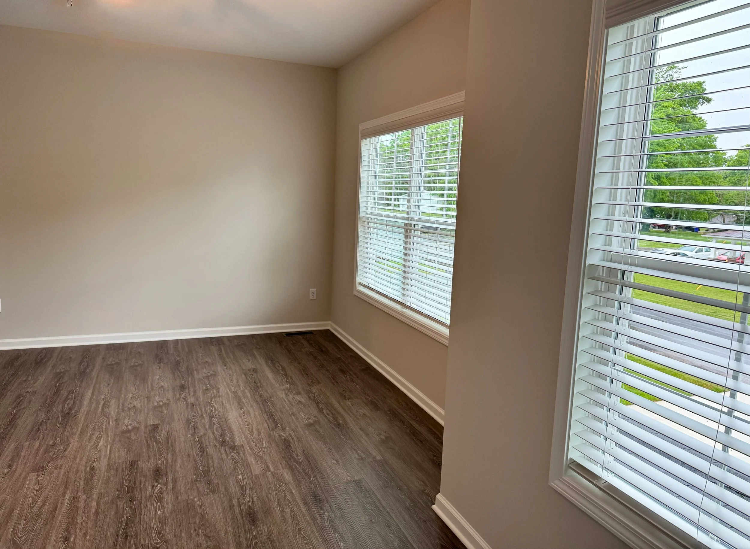 Front Bedroom 1.jpg