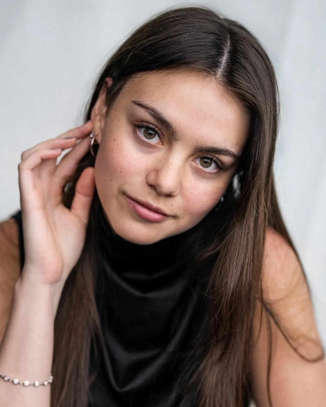 Headshot Yellowbelly Me 8.jpg