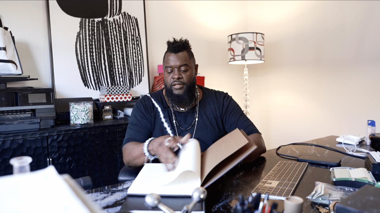 What’s In My Interior Design Bag? The Tools Every Interior Designer Needs