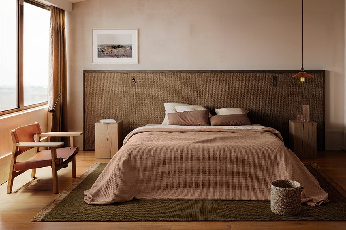 We&rsquo;re excited to share that we&rsquo;re in the process of building six stunning split king apartments right on the water! Check out these beautiful renders curated by @emily.fitzgerald.interiors, highlighting the apartments and the inviting sit