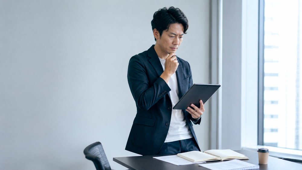 集中してTOEIC対策を進める社会人