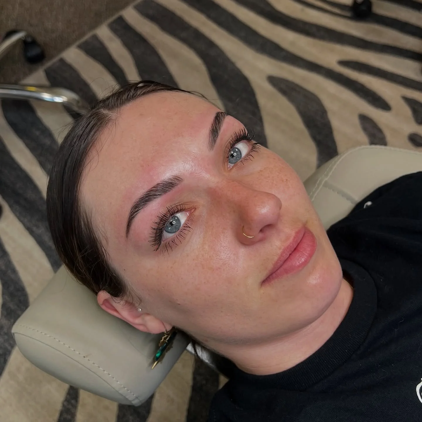 Lamination &amp; tint combo to cover up old PMU work on her brows. ☀️ 

#719 #browlamination #browstain #browartist #brow #browsculpt #esthetician #coloradosprings #downtowncoloradosprings #colorado #smallbuisness #local