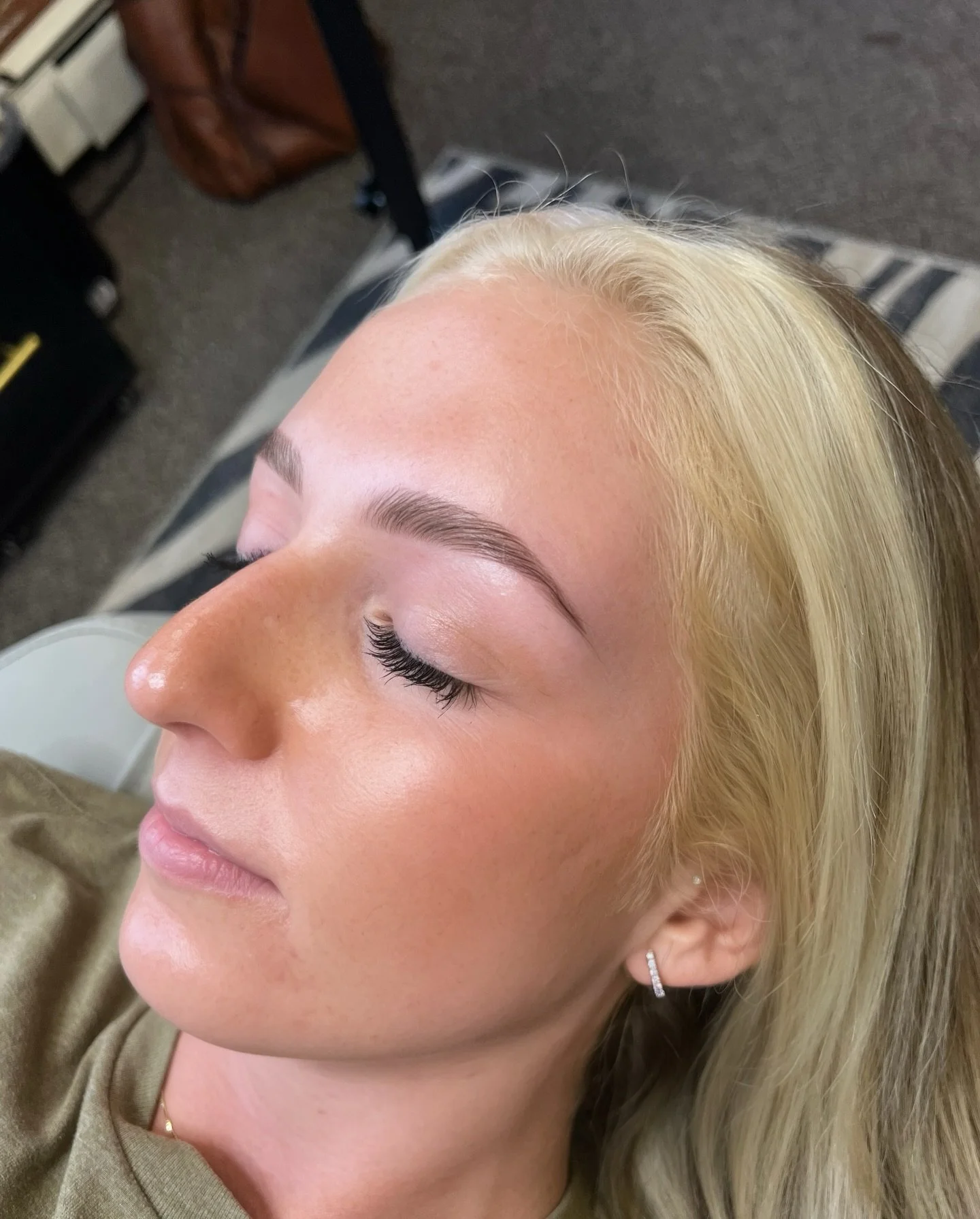 Lami and stain to add some pop to those blonde brows. 🔥

#719 #coloradosprings #local #downtowncoloradosprings #esthetician #browartist #browlamination #browstain #beforeandafter #brows #browsculpt #browstylist