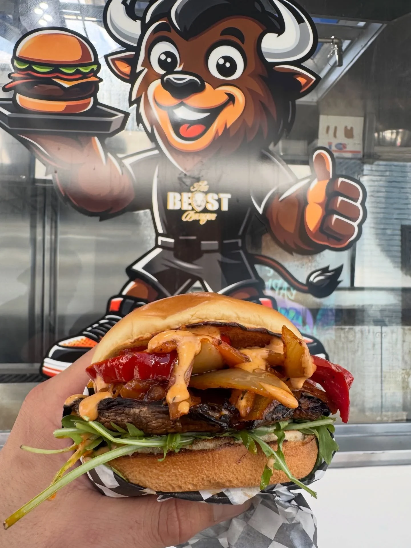 Don&rsquo;t eat meat? We got you. 🌱
Our Anti-Beast Vegan Burger hits DIFFERENT.

Perfect for Lent.
Perfect for plant-based.
Perfect for anyone who just wants straight 🔥 flavor.

Even some of our biggest meat lovers order this one 👀

#AntiBeast #Le