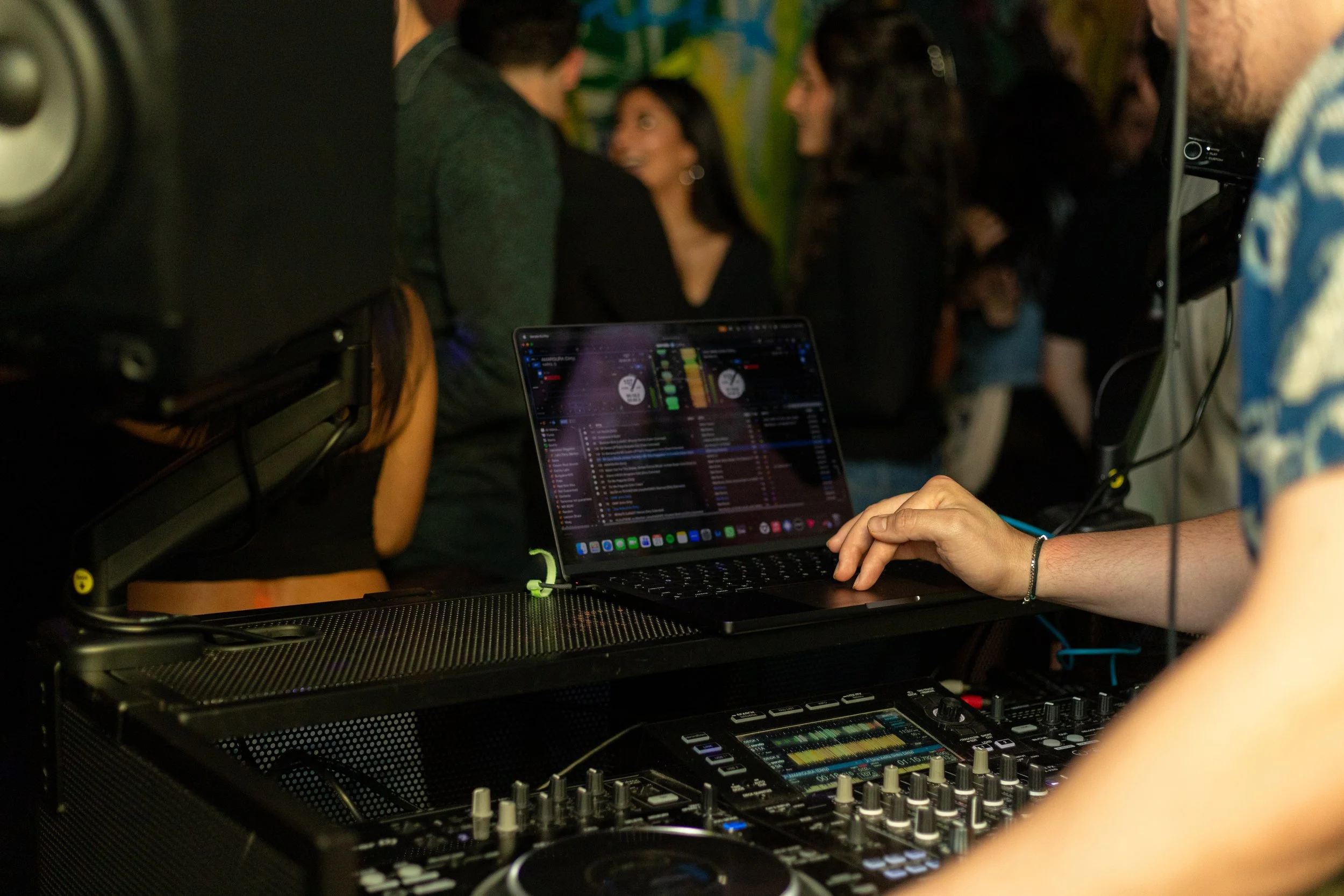 SATURDAY: Double DJ Feature