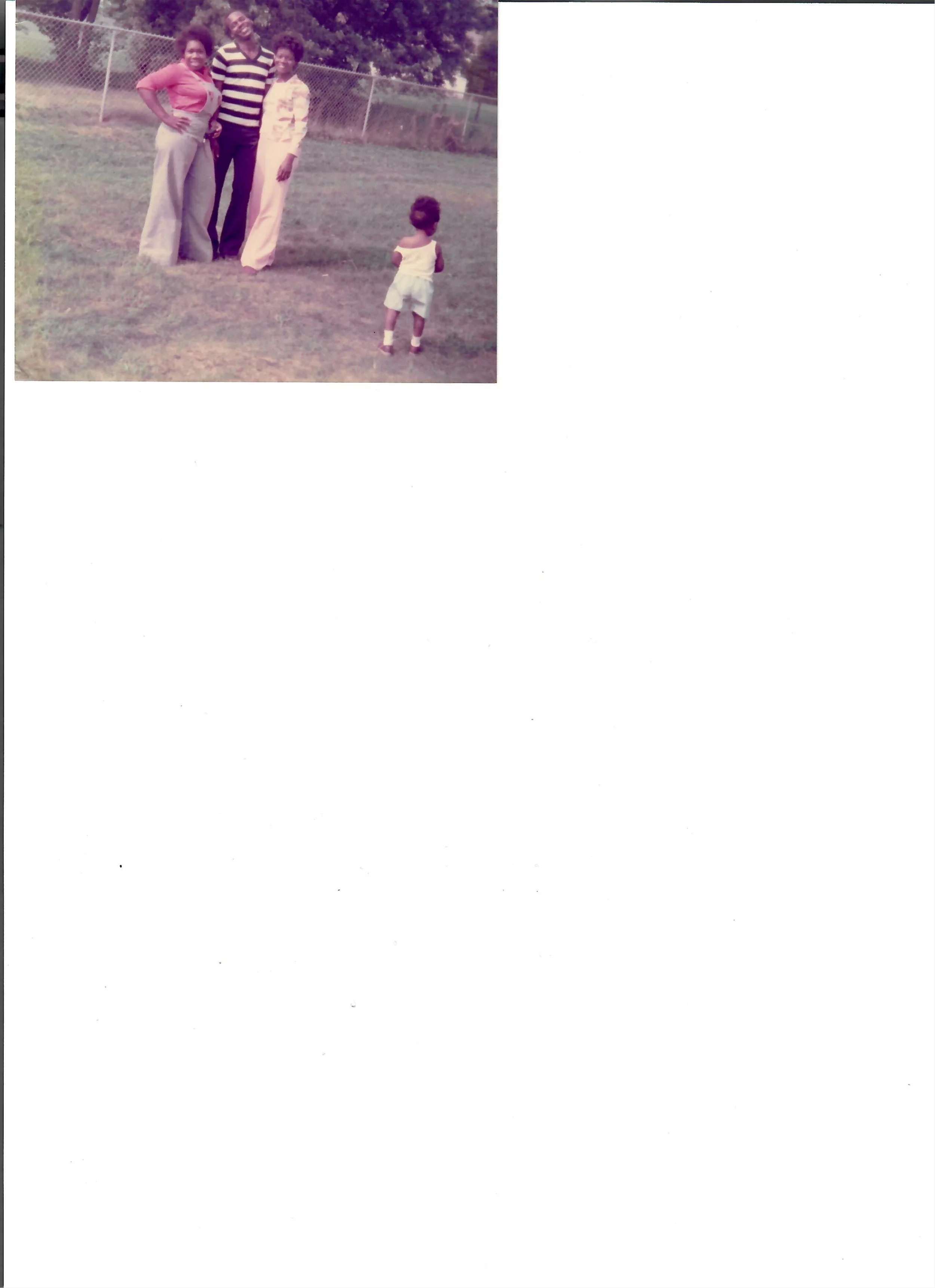 Perth Youth Choir Picnic Centre Island circa 1977.jpg