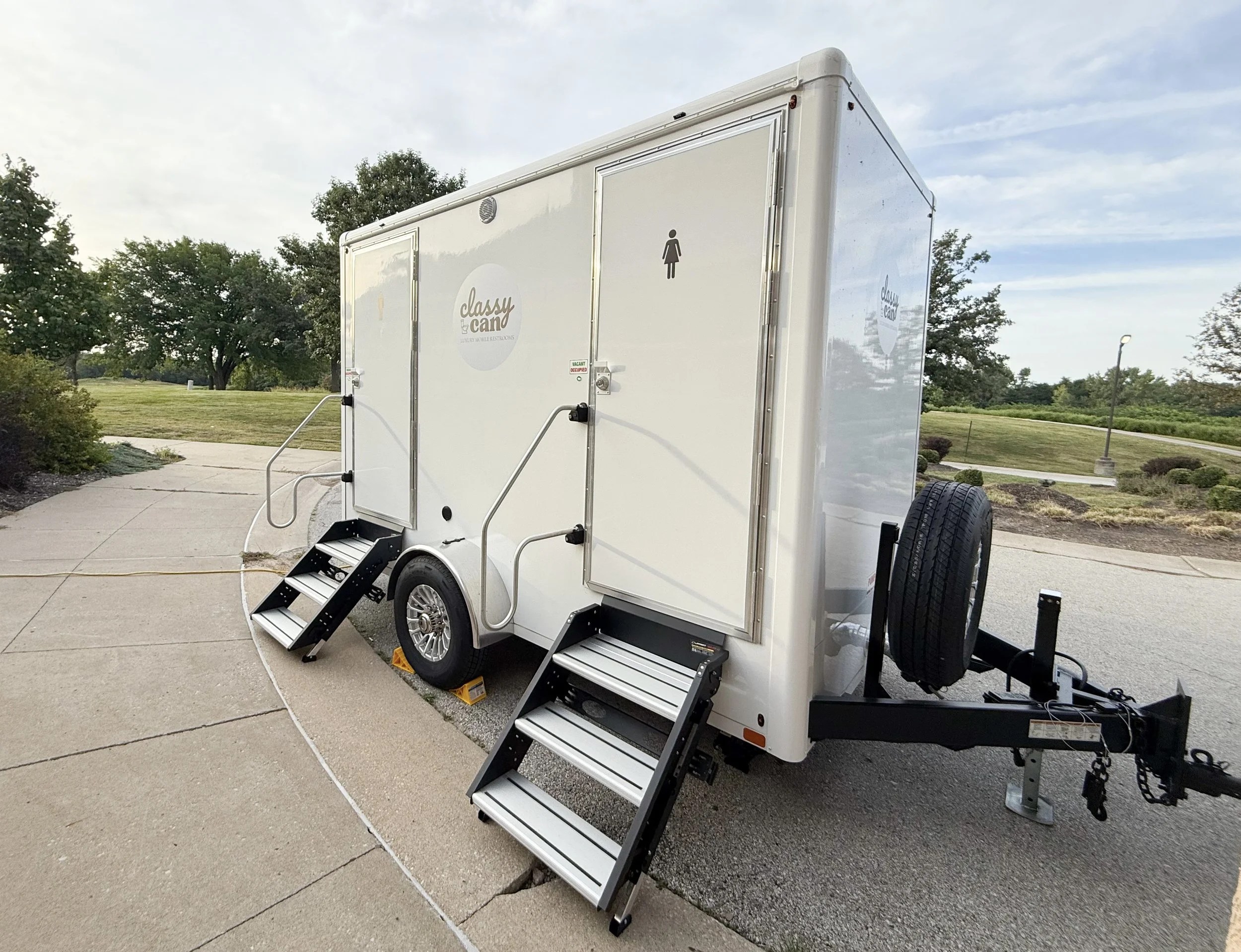 2-stall trailer.jpg